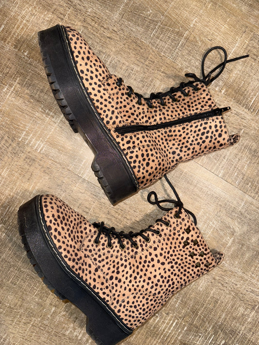 Unionbay (8) Neutral Cheetah Print Combat Platform Boots