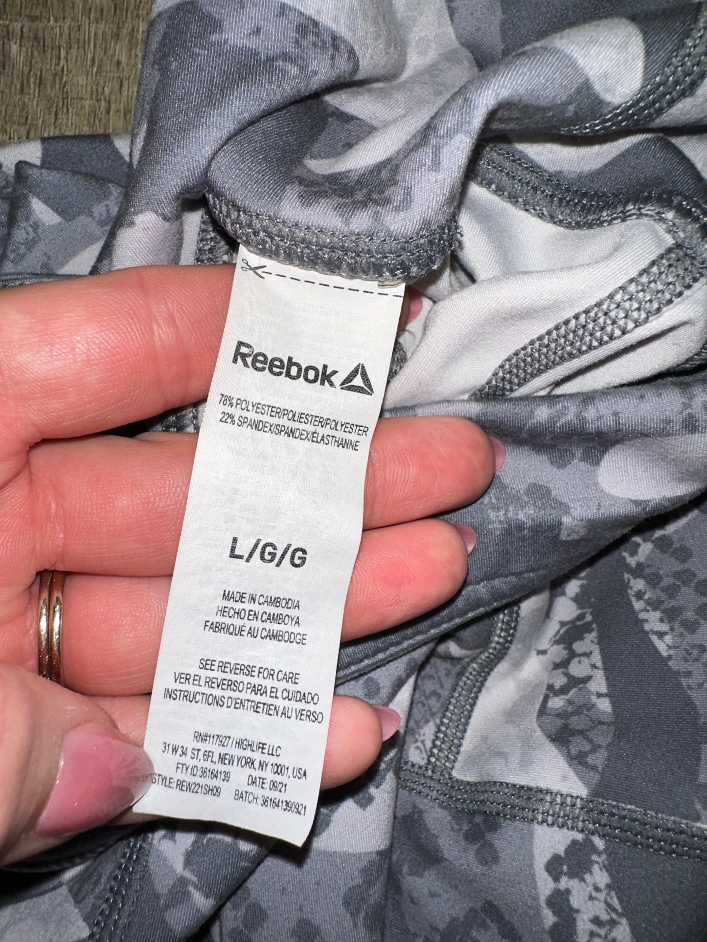 Reebok (Large) Grey Camo Pattern Biker Shorts with Pockets