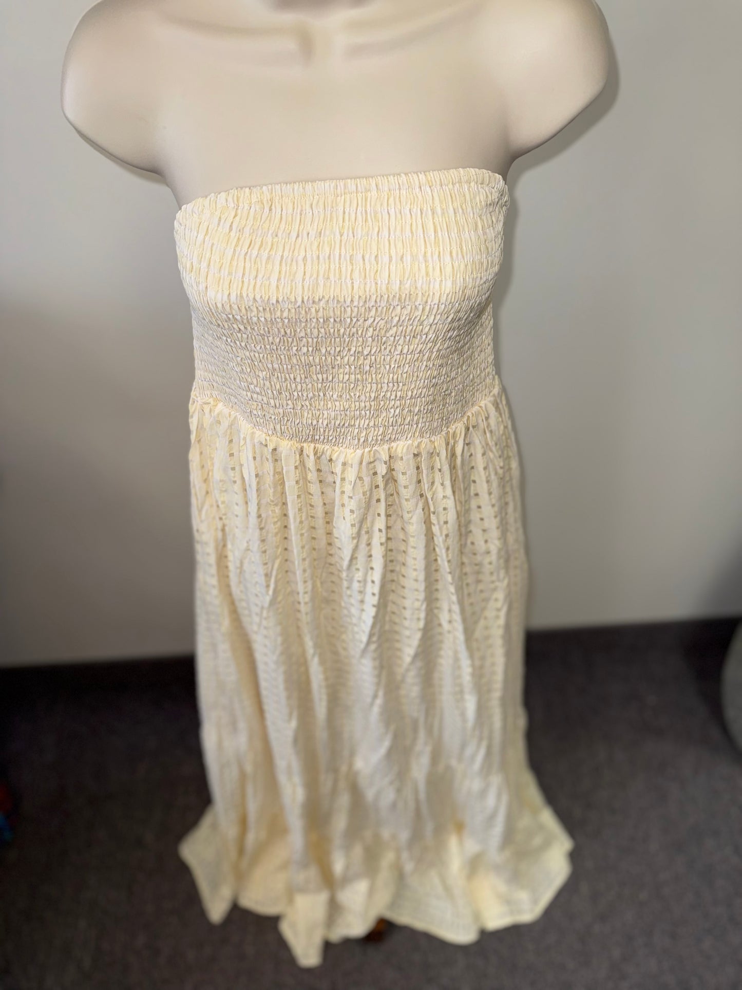 (0XL) Yellow Strapless Flowy Maxi Dress