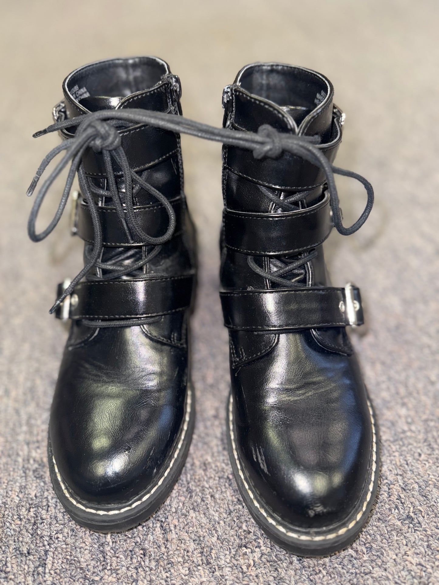 Forever 21 (7) Black//Silver Combat Boots