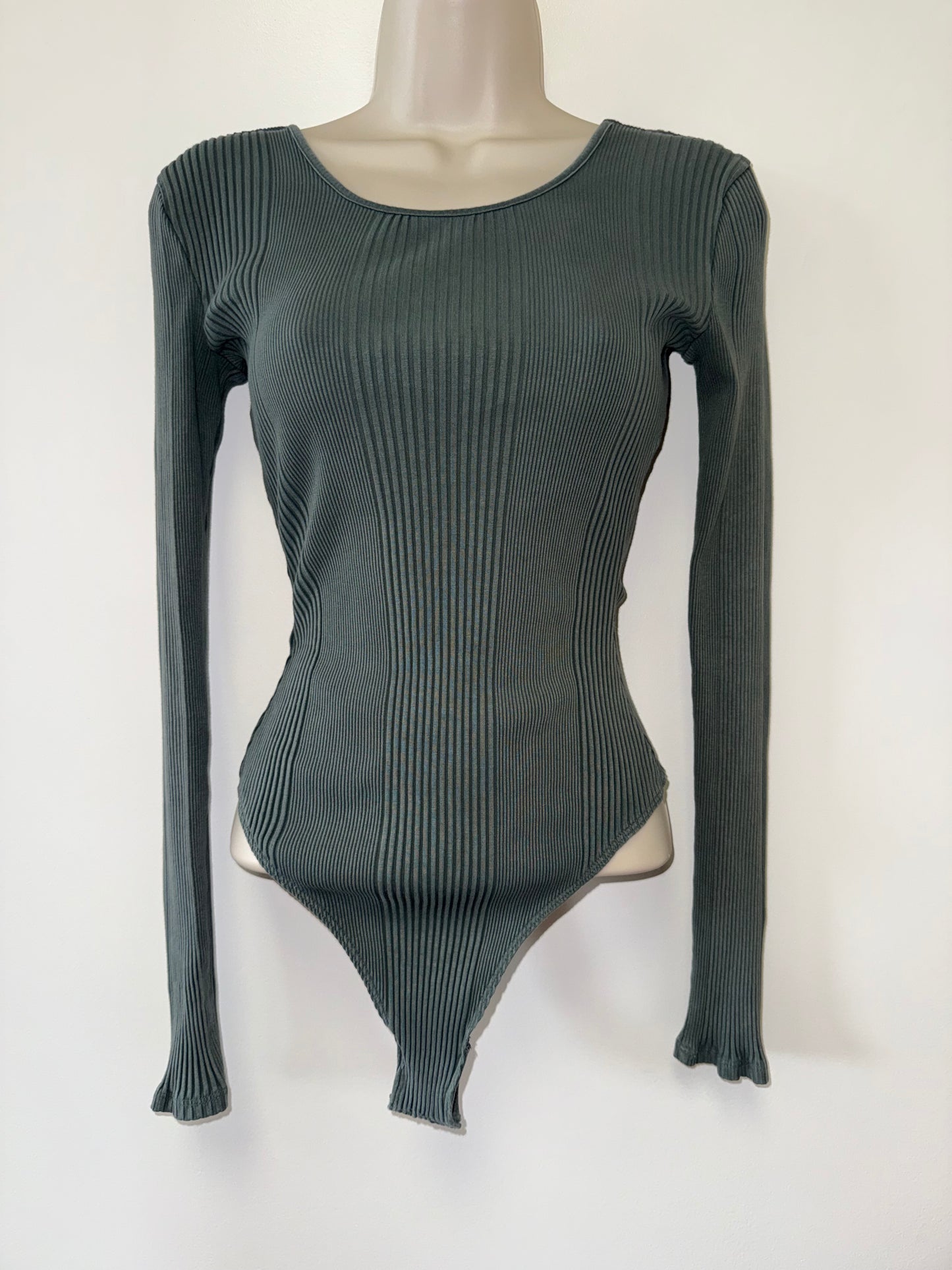 Aerie (Small) Green Ribbed Long Sleeve Bodysuit w/ Cutout Back