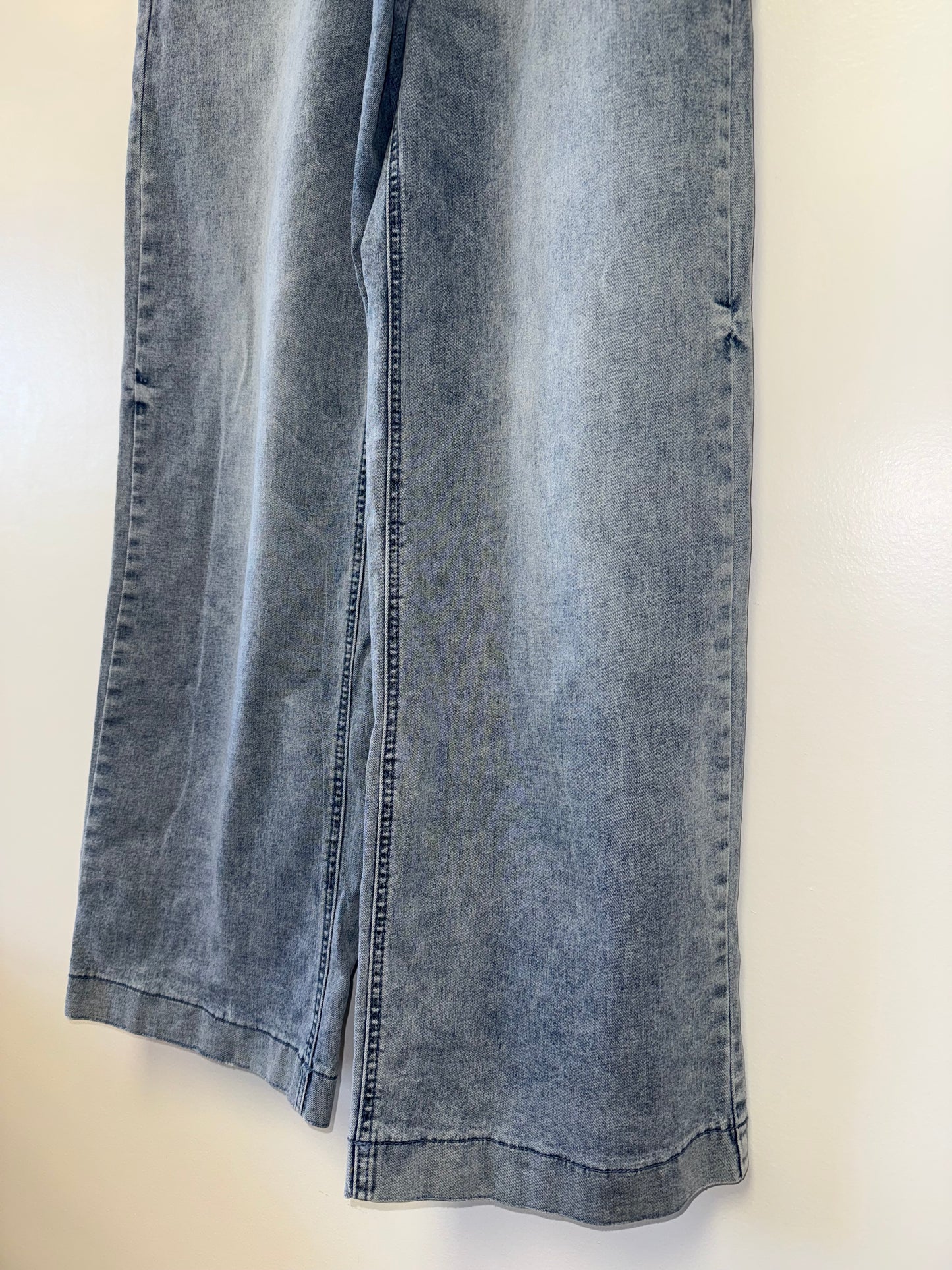 Democracy (8) Light Wash High Rise Wide Leg Jeans with 'Ab Solution'