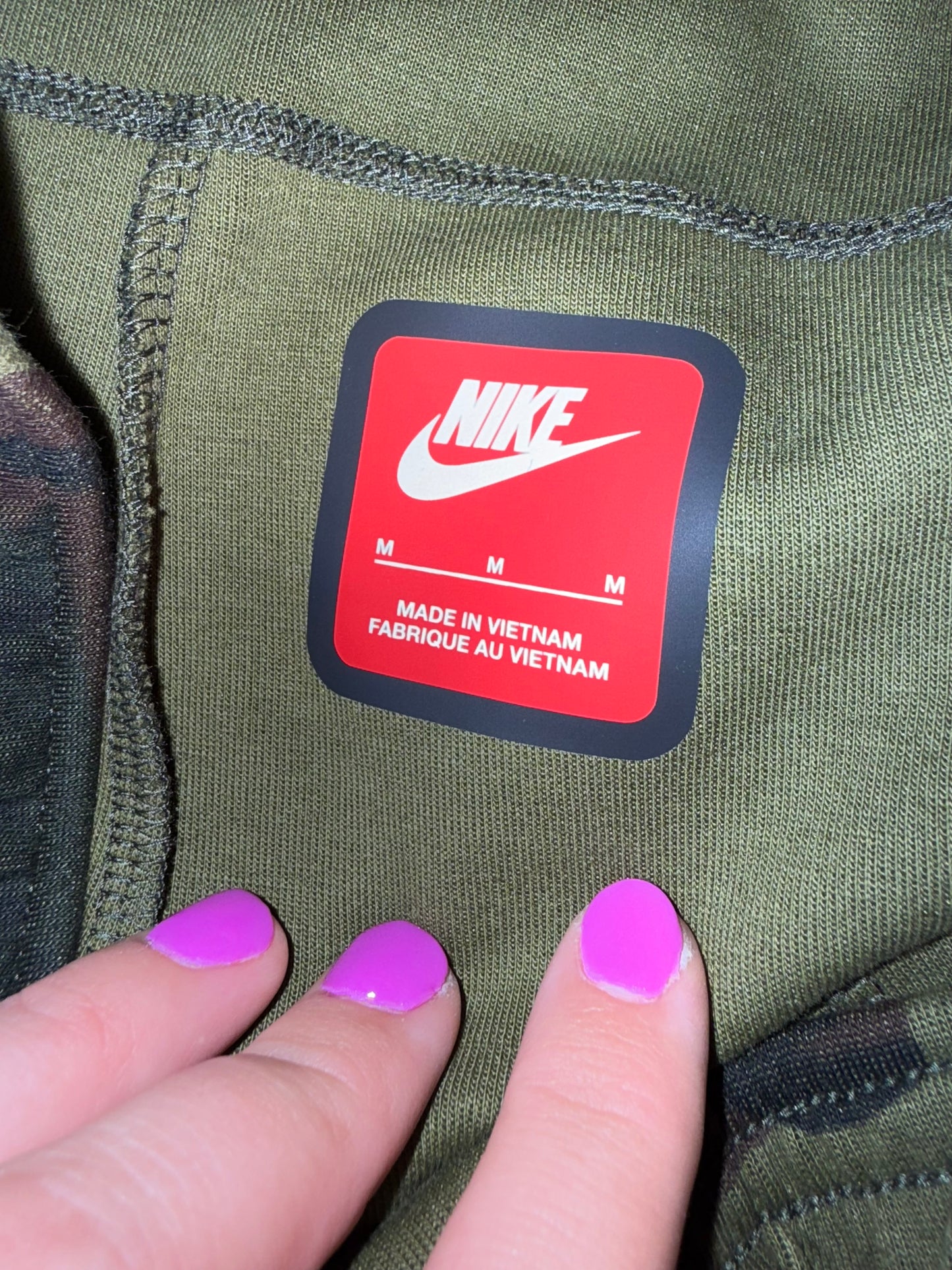 NWT Nike (Boys Medium) Brand New Green Camo Slim Fit Joggers