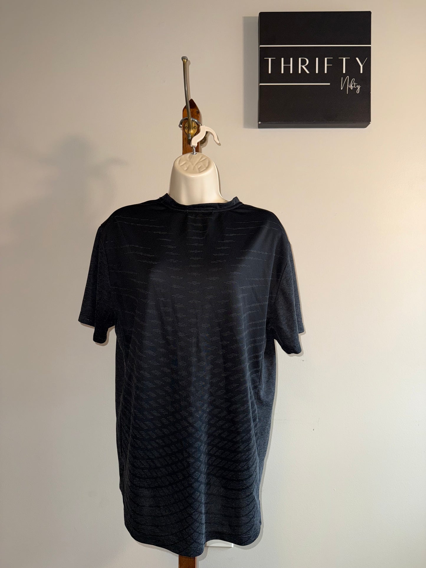 Nike (Large) Dri Fit Short Sleeve Loose Fit T-Shirt