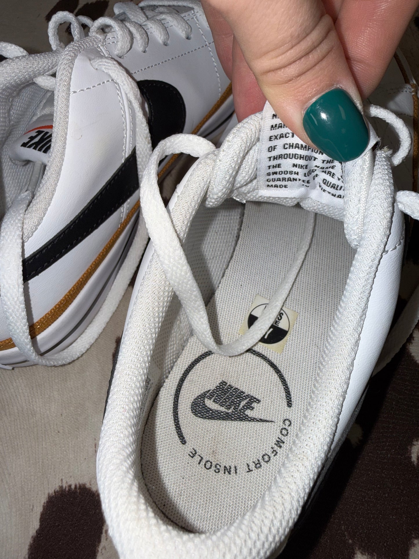 Nike (5 Youth) White Neutral Court Legacy Sneakers