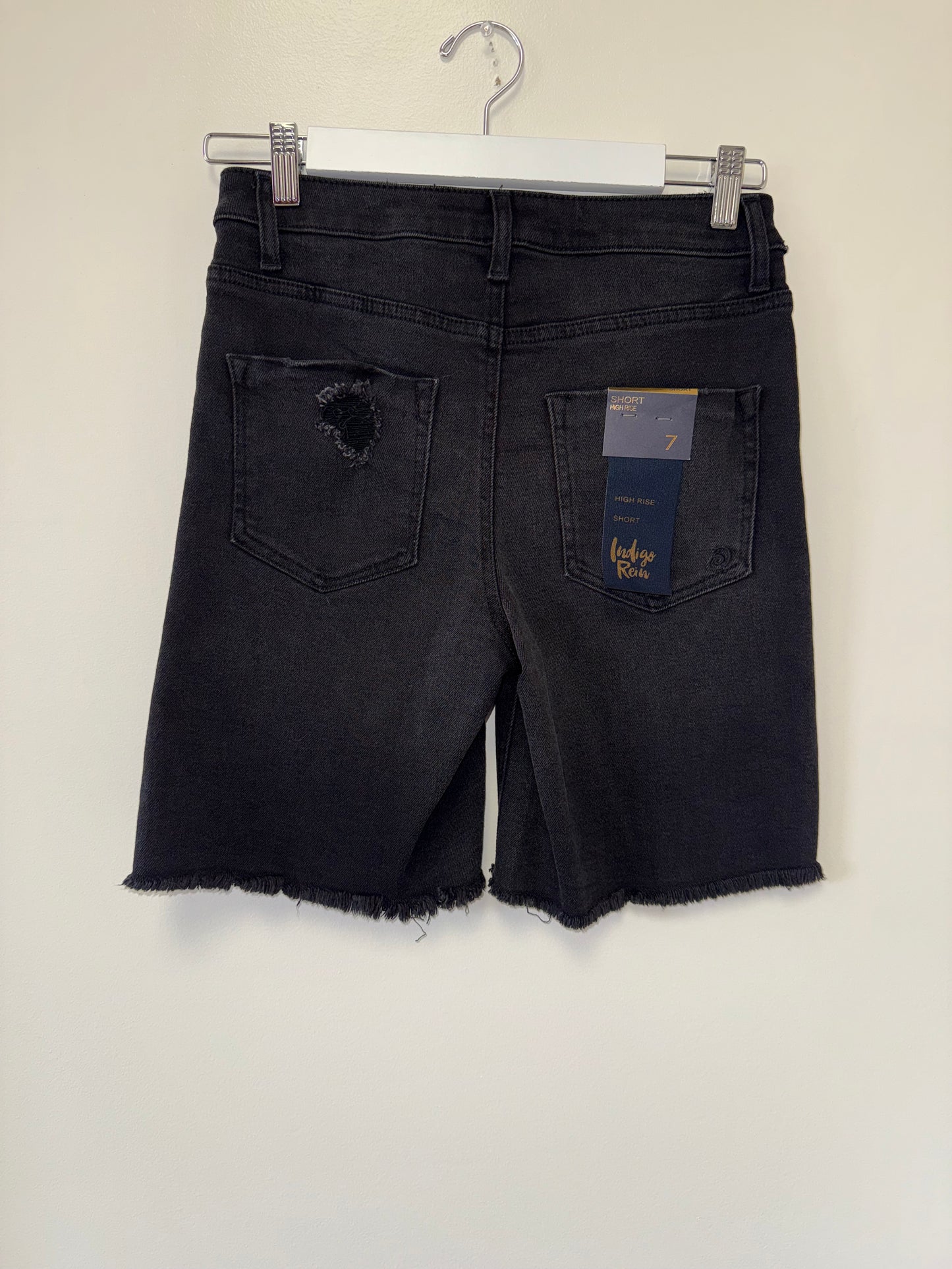 NWT Indigo Rein (7) Brand New Black High-Rise Frayed Hem Shorts