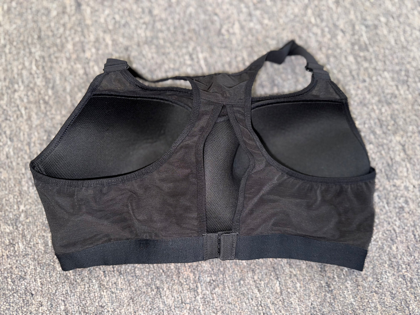 Victoria Sport (38D) Black Incredible Lightweight Sports Bra with Floral Pattern