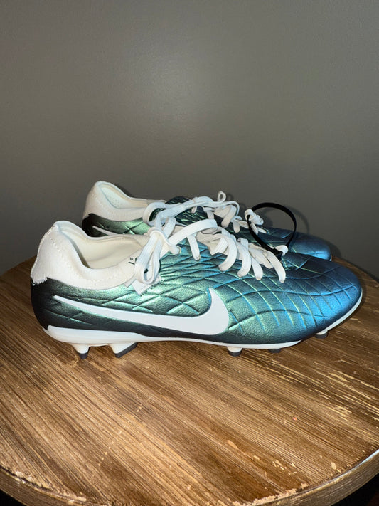 Nike (4 1/2) Brand New Tiempo Emerald Legend 10 Pro FG Low Top Soccer Cleats
