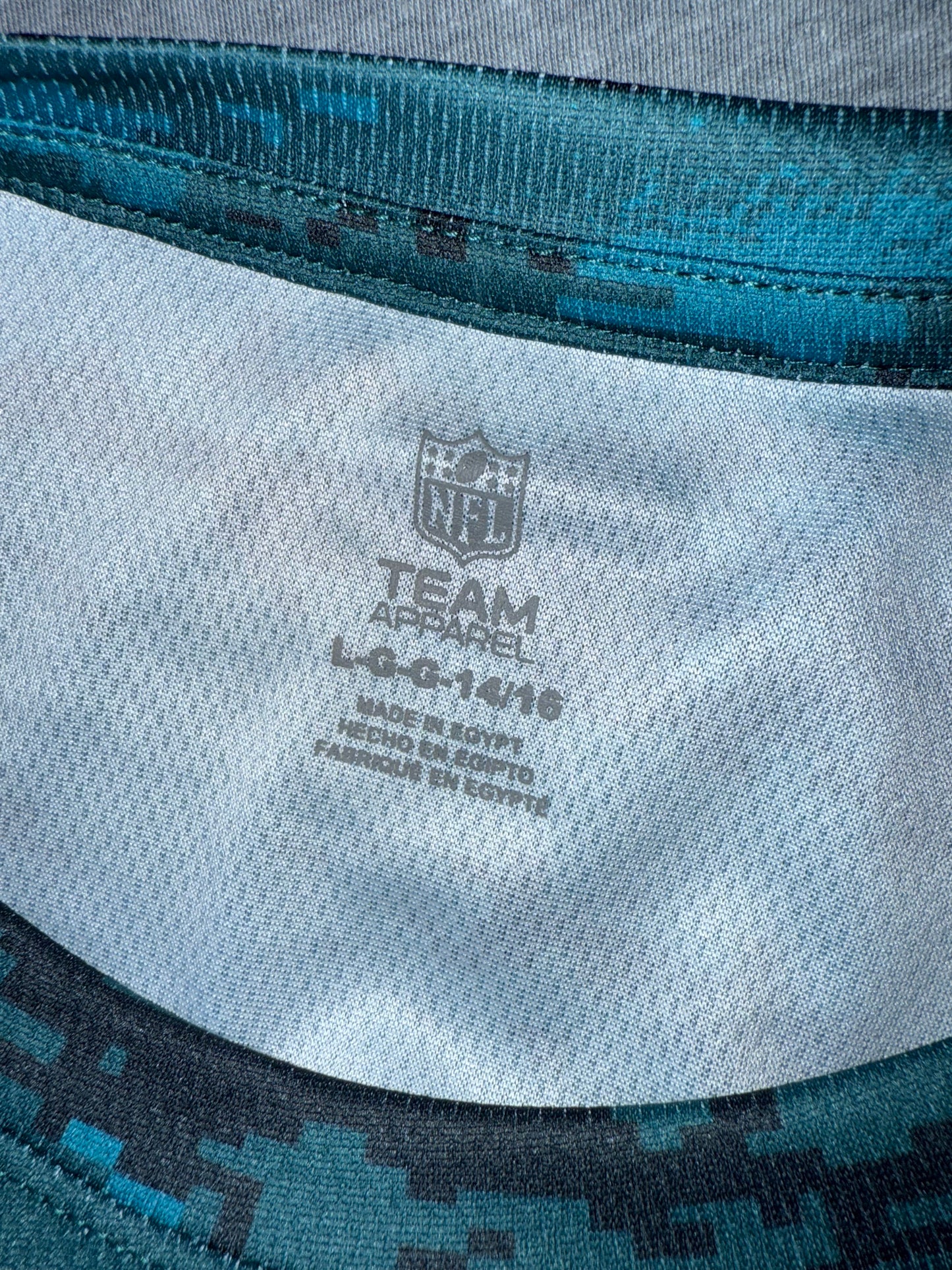 NFL Team Apparel (Large) Brand New Eagles Camo Top