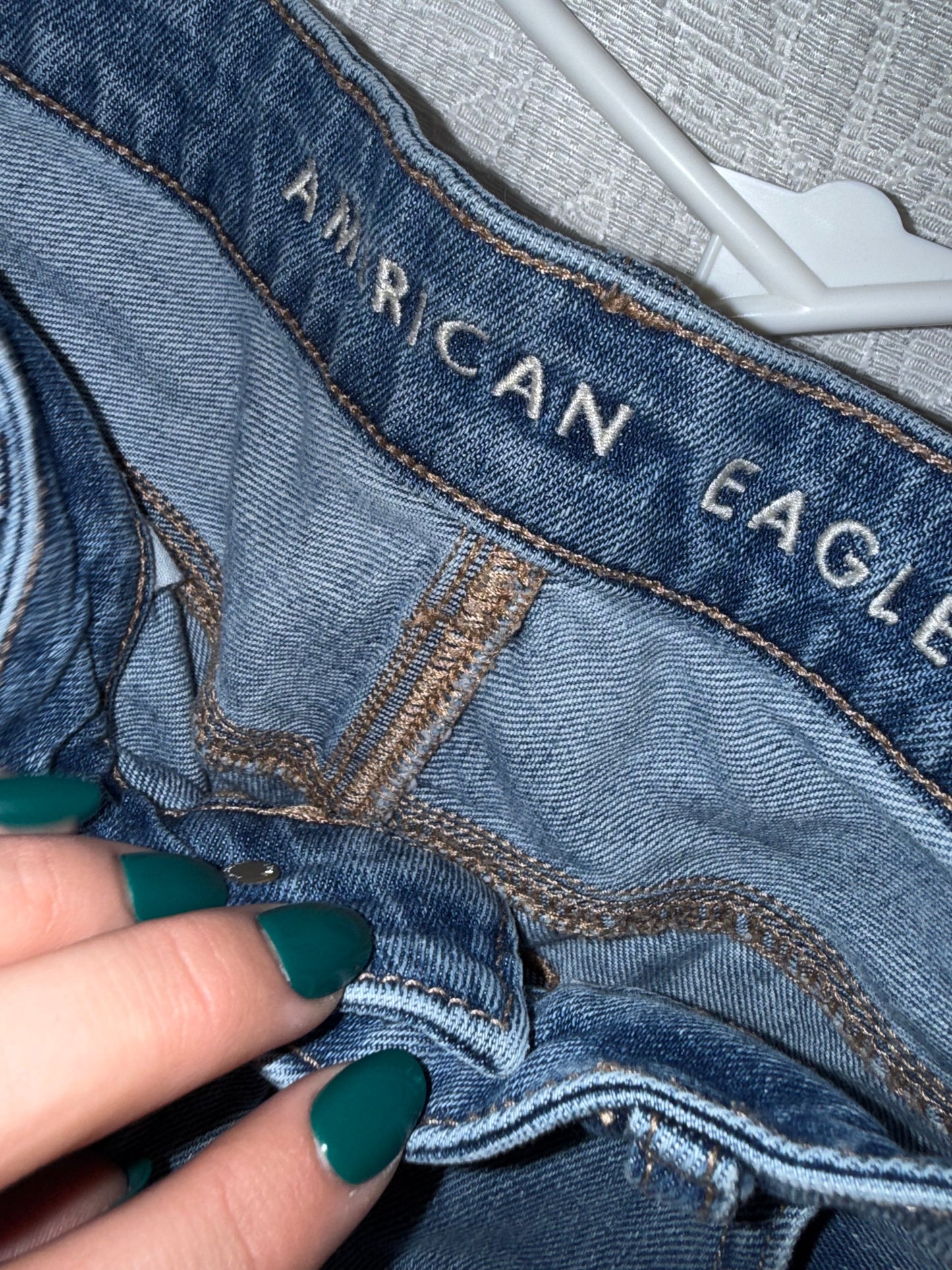 American Eagle (12) Blue Distressed Denim Mom Jeans
