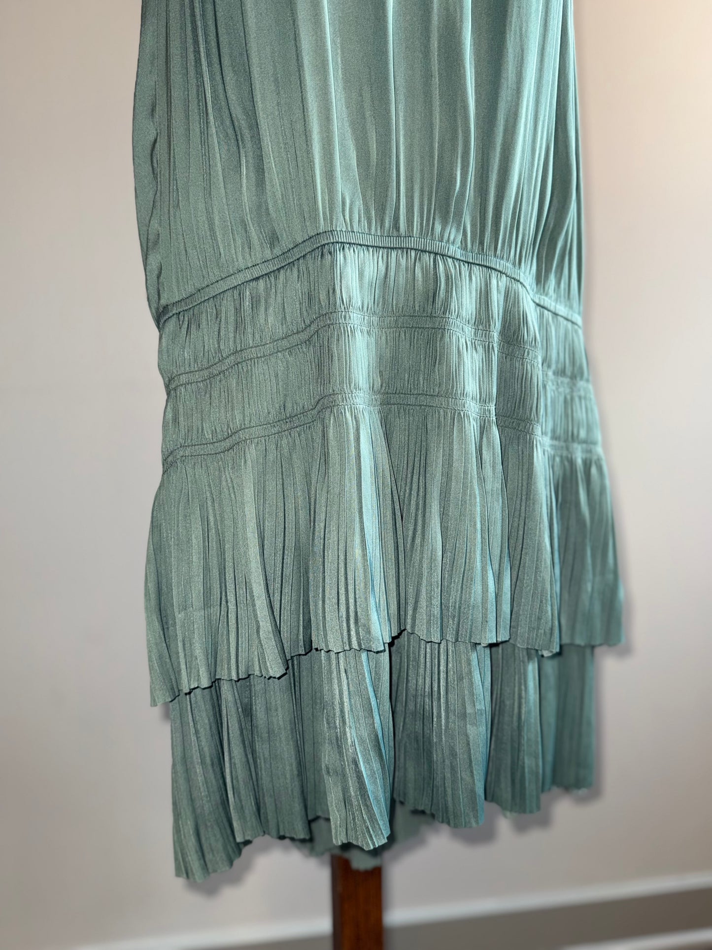 Current Air (Medium) Mint Green Pleated Short Sleeve Dress with Stretch