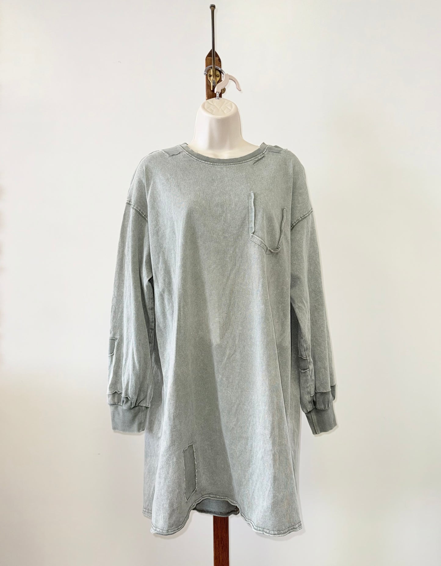 Easel (Medium) Green Distressed Long Sleeve Midi Dress