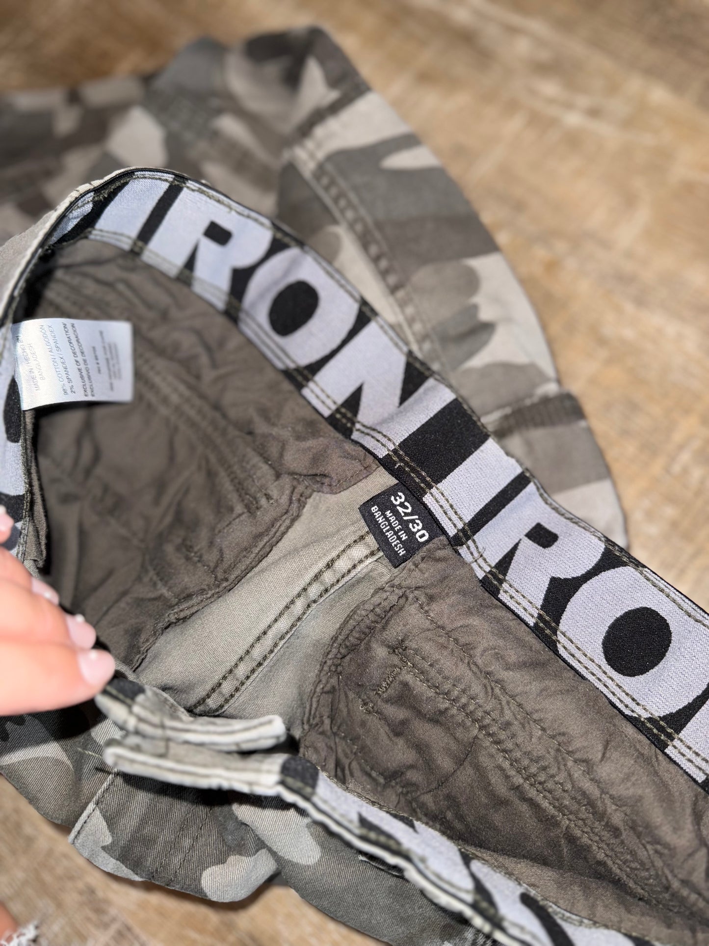 Iron (32/30) Green Camo Pattern Caro Pants