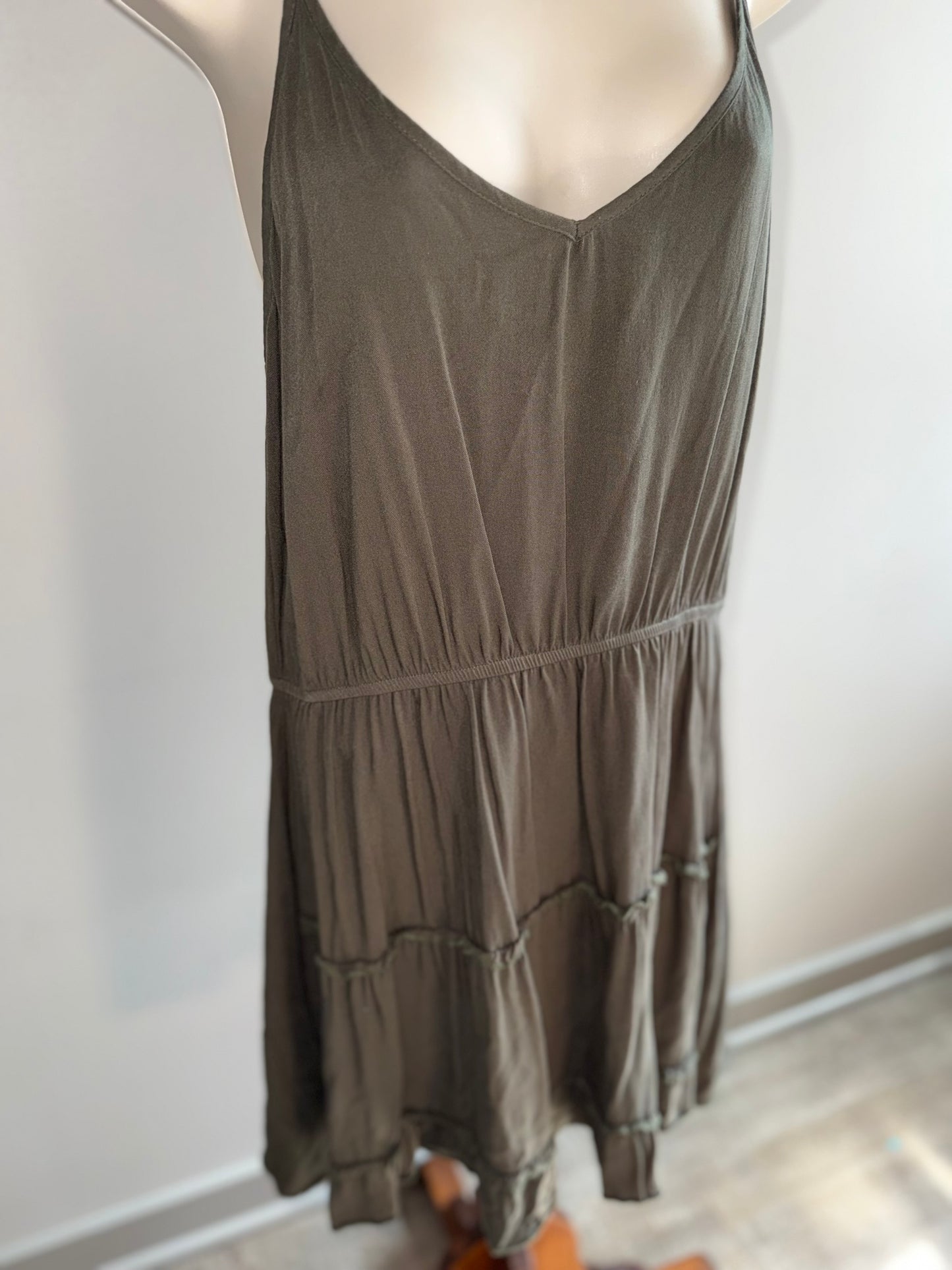 ELINGS (Medium) Green Flowy Ruffle Tank Dress