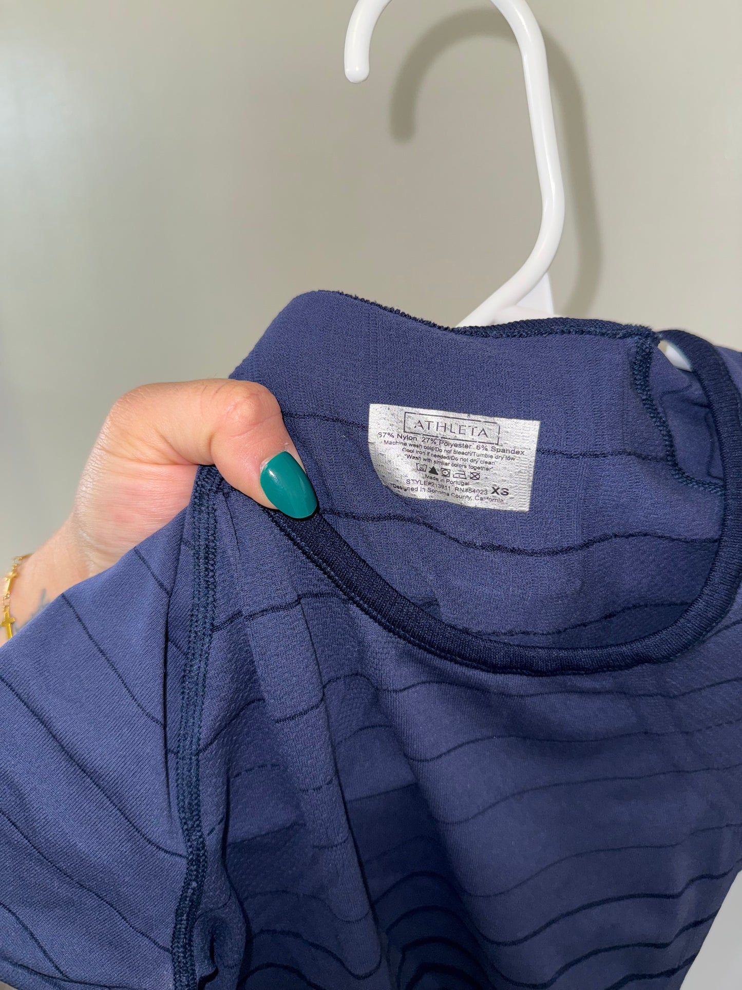 Athleta (XS) Navy Striped Short Sleeve Stretchy Top