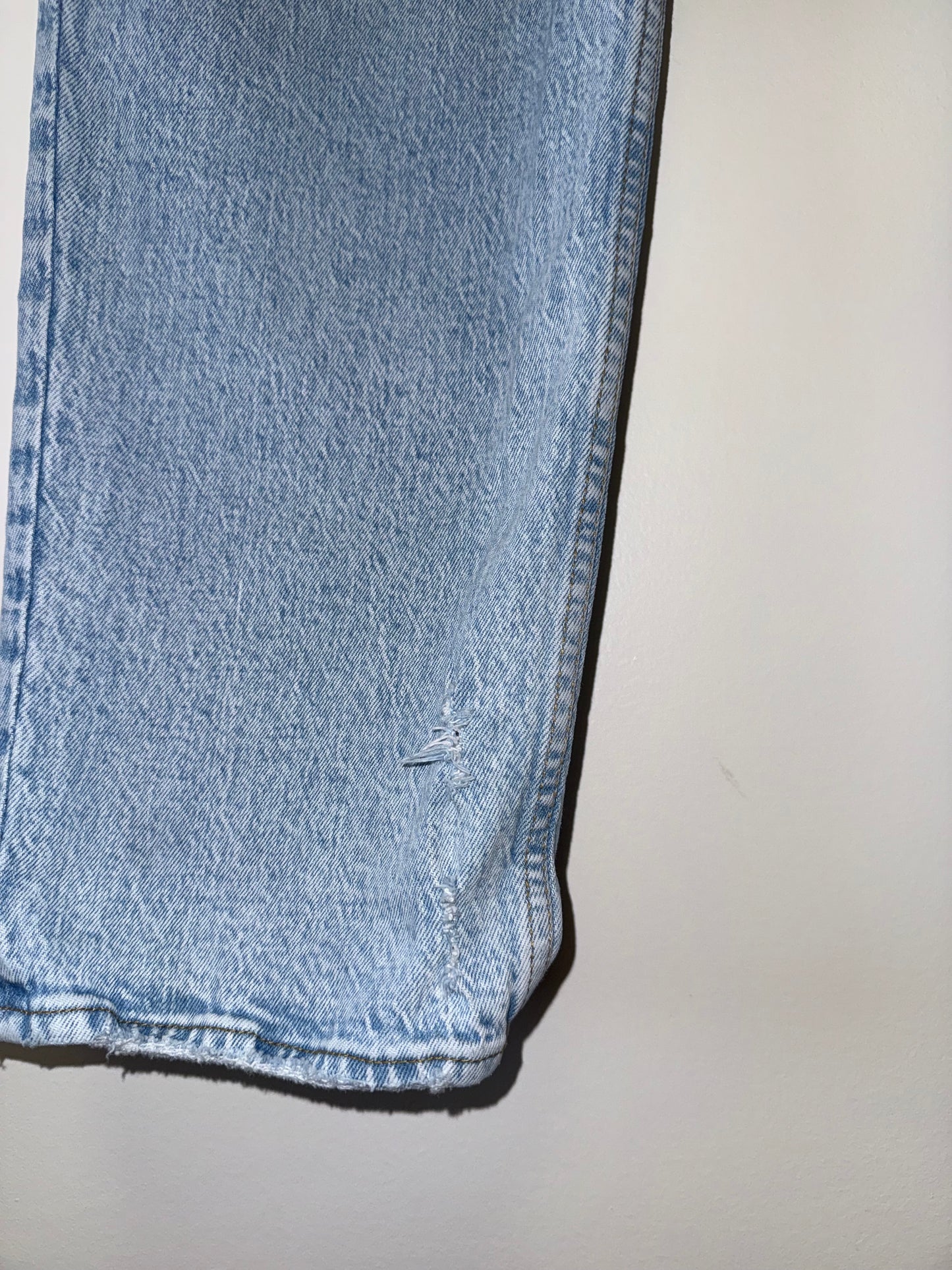 Abercrombie & Fitch (16) Denim 90's Straight Ultra High Rise Jeans w/ Curve Love
