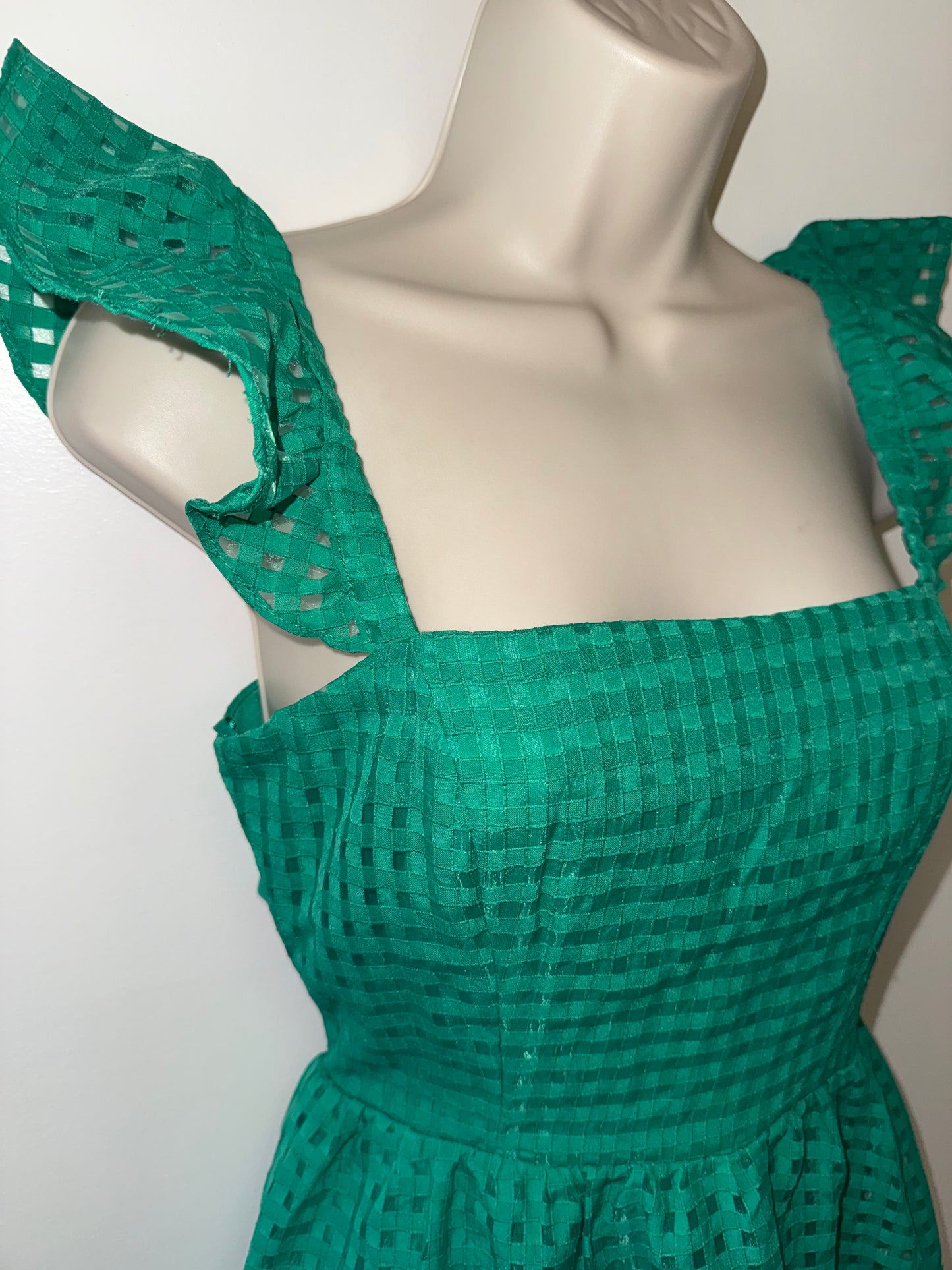City Vibe (1) Green Midi Open Back Textured Dress with Ruffled Sleeves