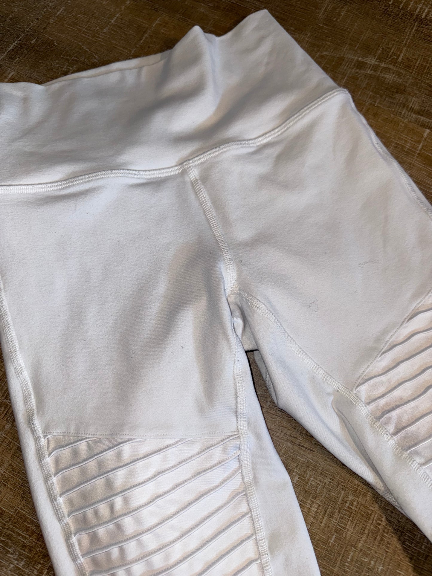 Alo (Small) White Ribbed Leggings