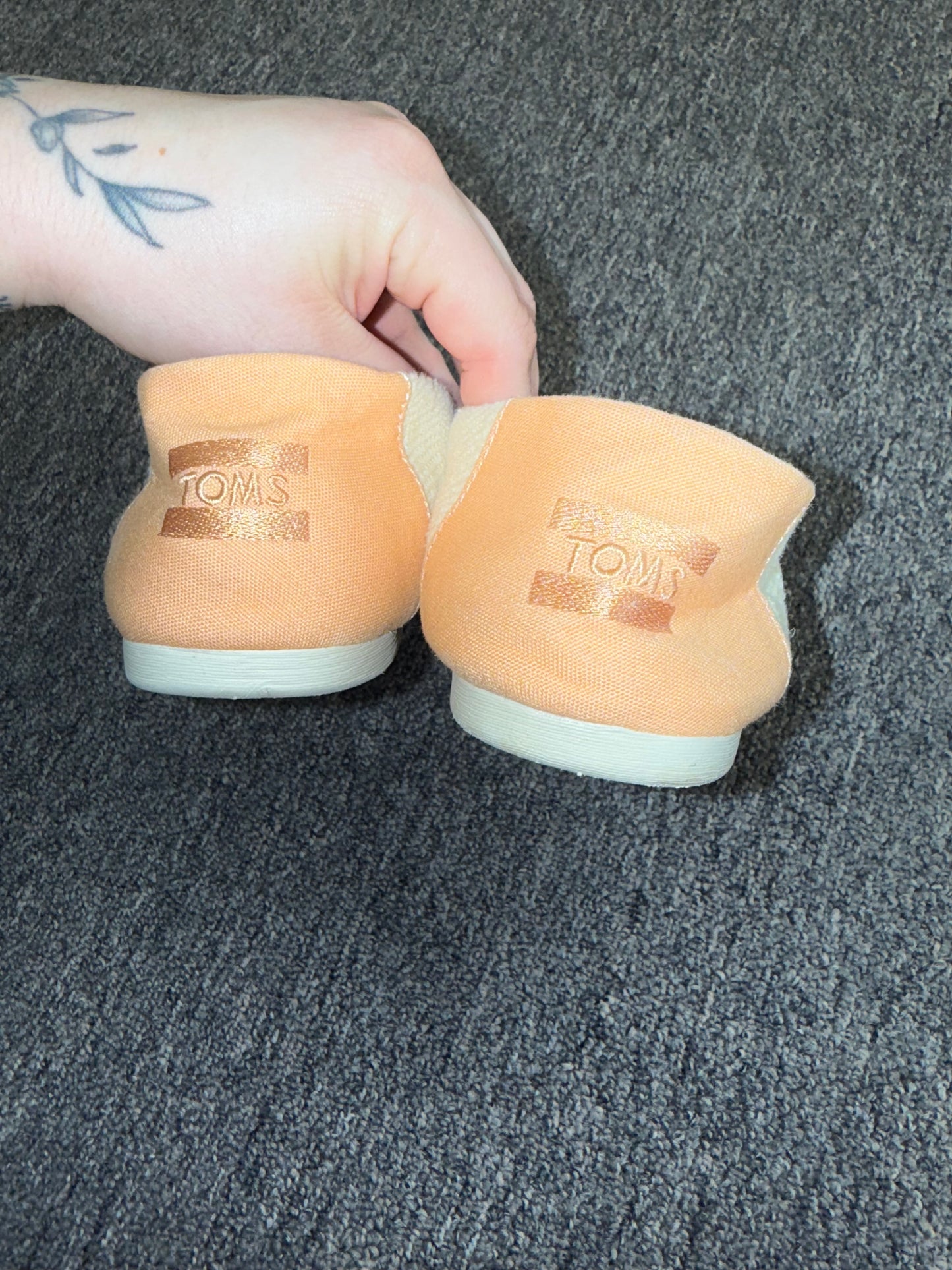 Toms (8.5) Orange Pattern Embroidered Slip On Canvas Shoes