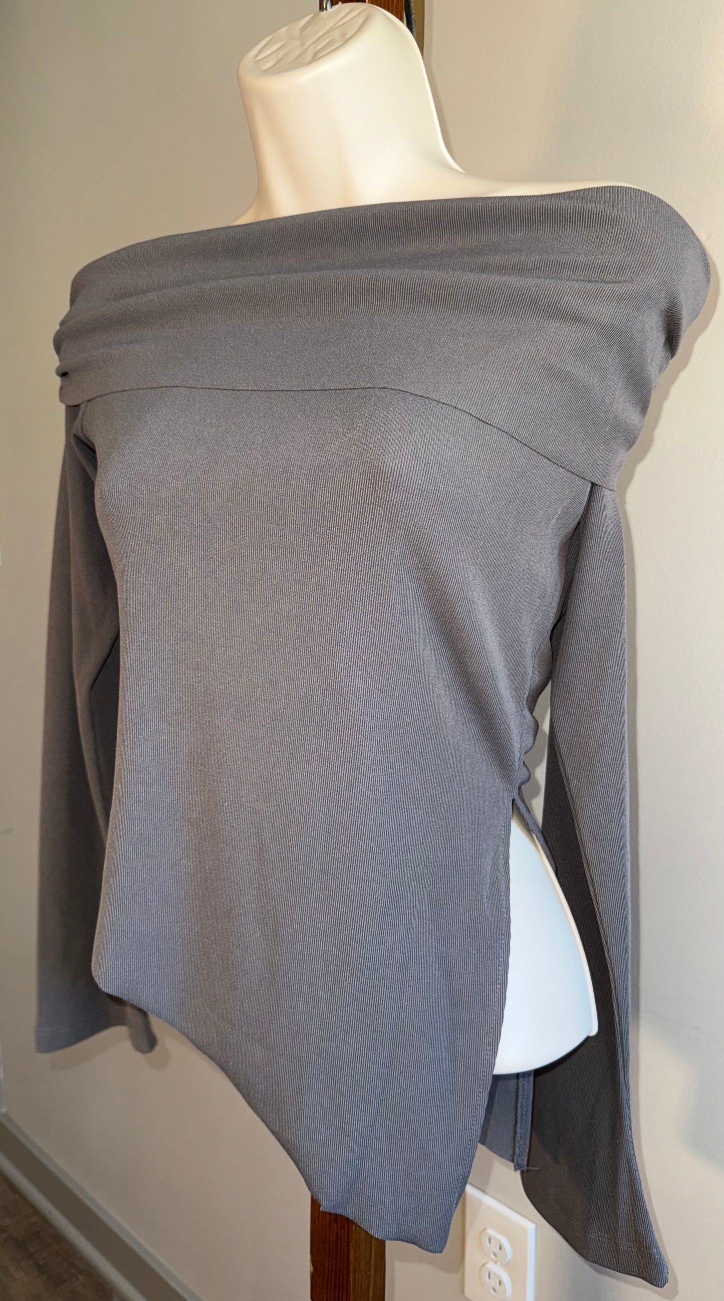 NWT Clothing Atelier (Medium) Brand New Grey Off-The-Shoulder Grey Blouse