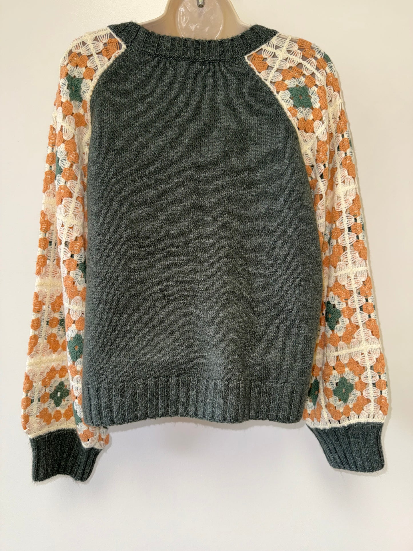 Entro (Large) Green Sweater with Floral Pattern Crochet-Sleeve
