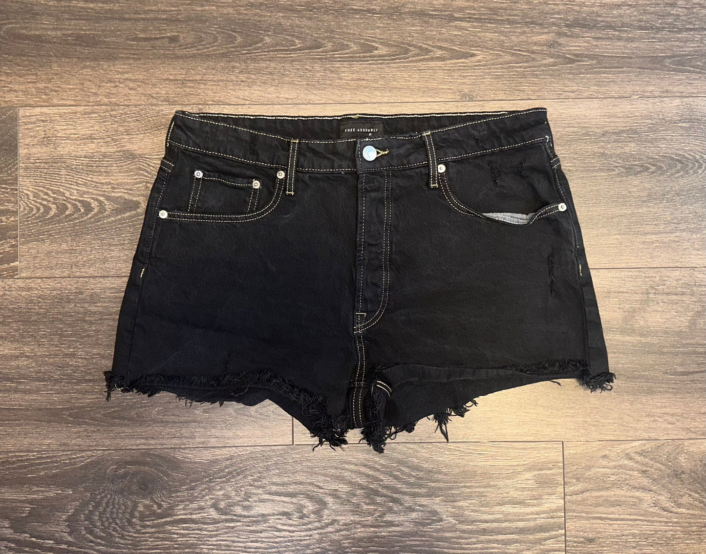 Free Assembly (12) Black Denim Frayed Jean Shorts