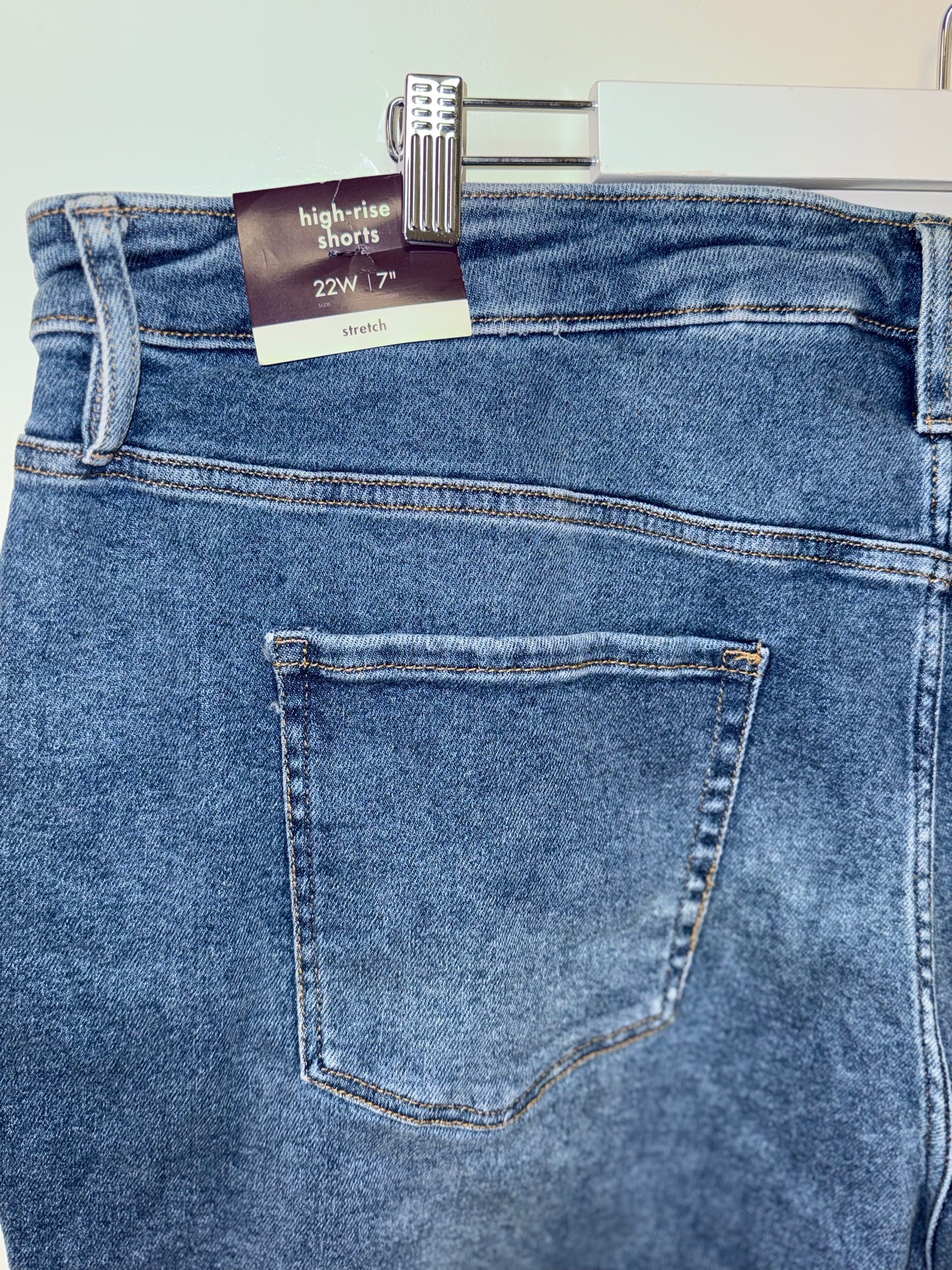 NWT Ava & Viv (22W) Brand New Distressed High Rise Denim Jean Shorts w/ Stretch