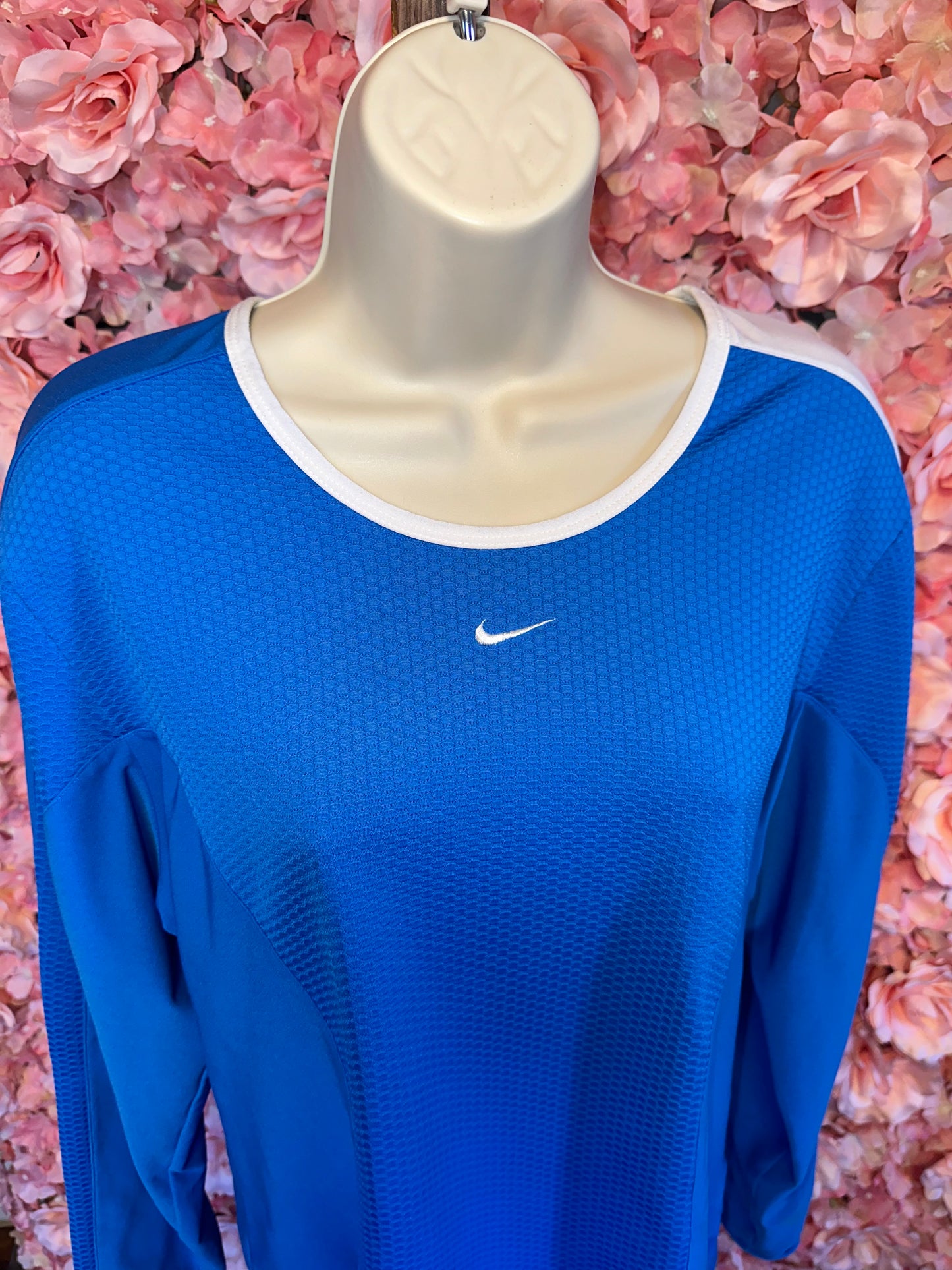 Nike (Large) Blue Long Sleeve Sphere Dry Sporty Top