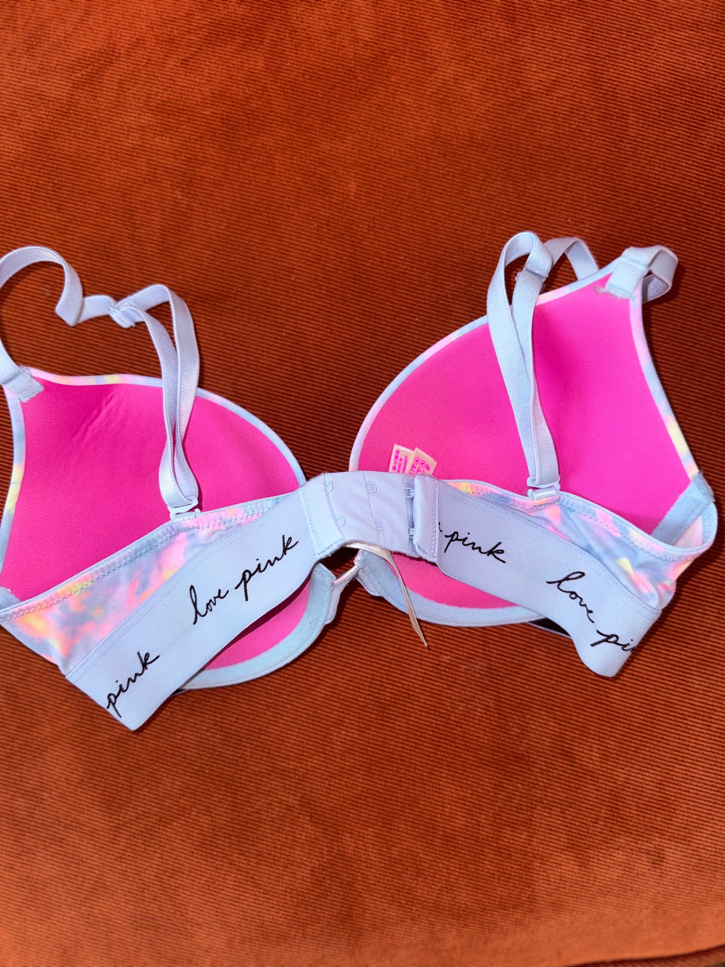 Pink vs bra