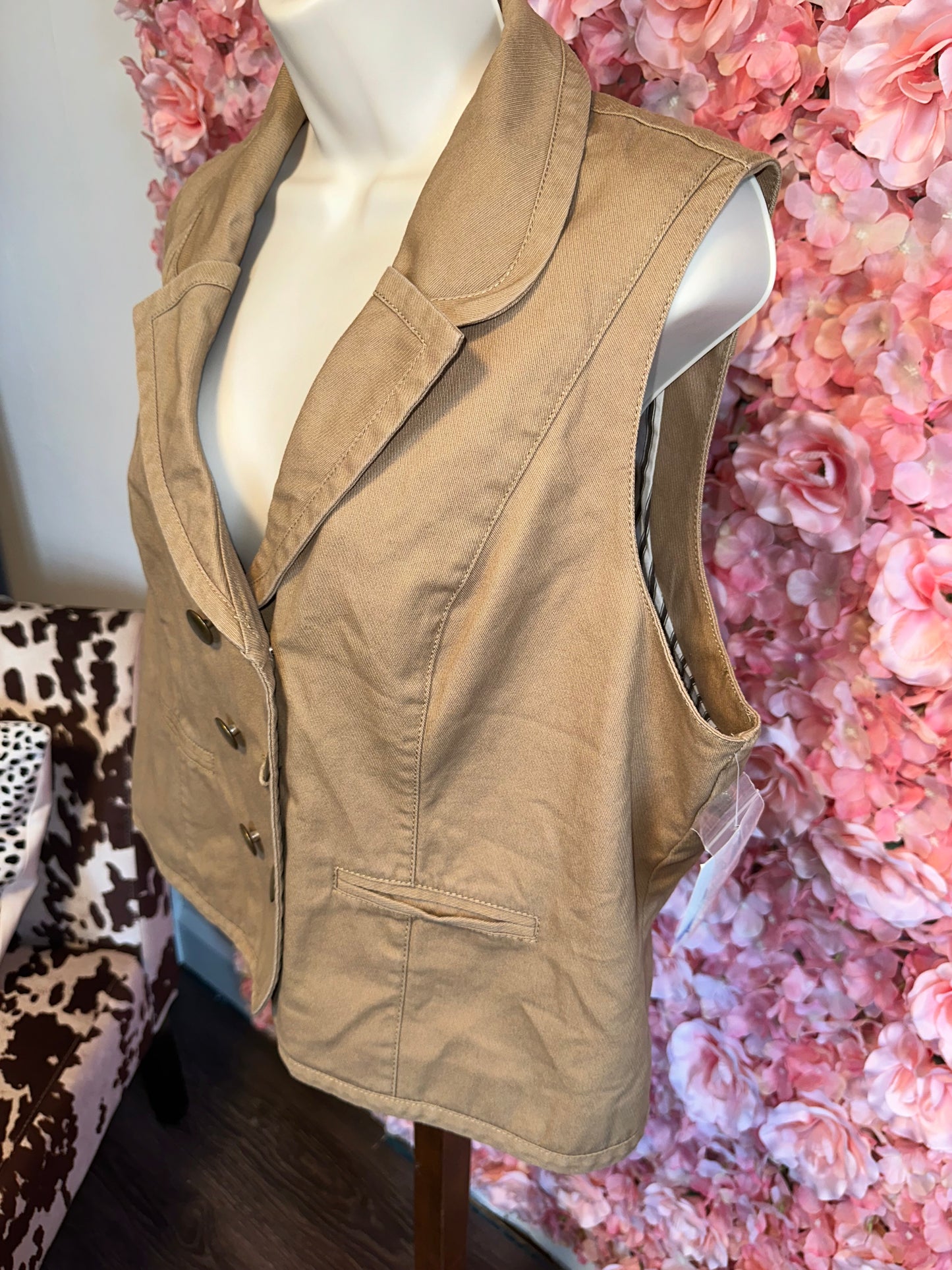 NWT Relativity (XL) Brand New Tan Button Sleeveless Jacket Vest Jacket