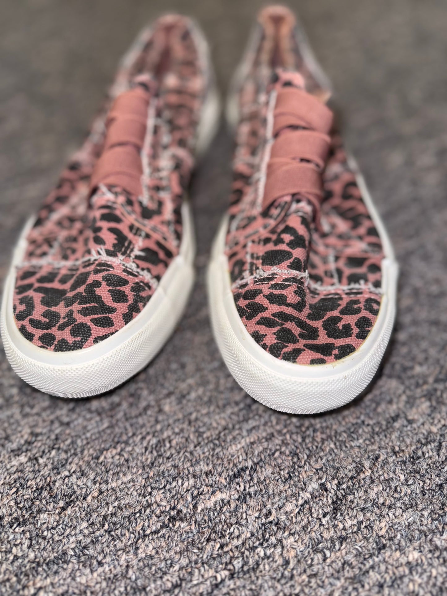Blowfish (7.5) Pink/Black Cheetah Print Slip On Sneakers with Elastic Straps
