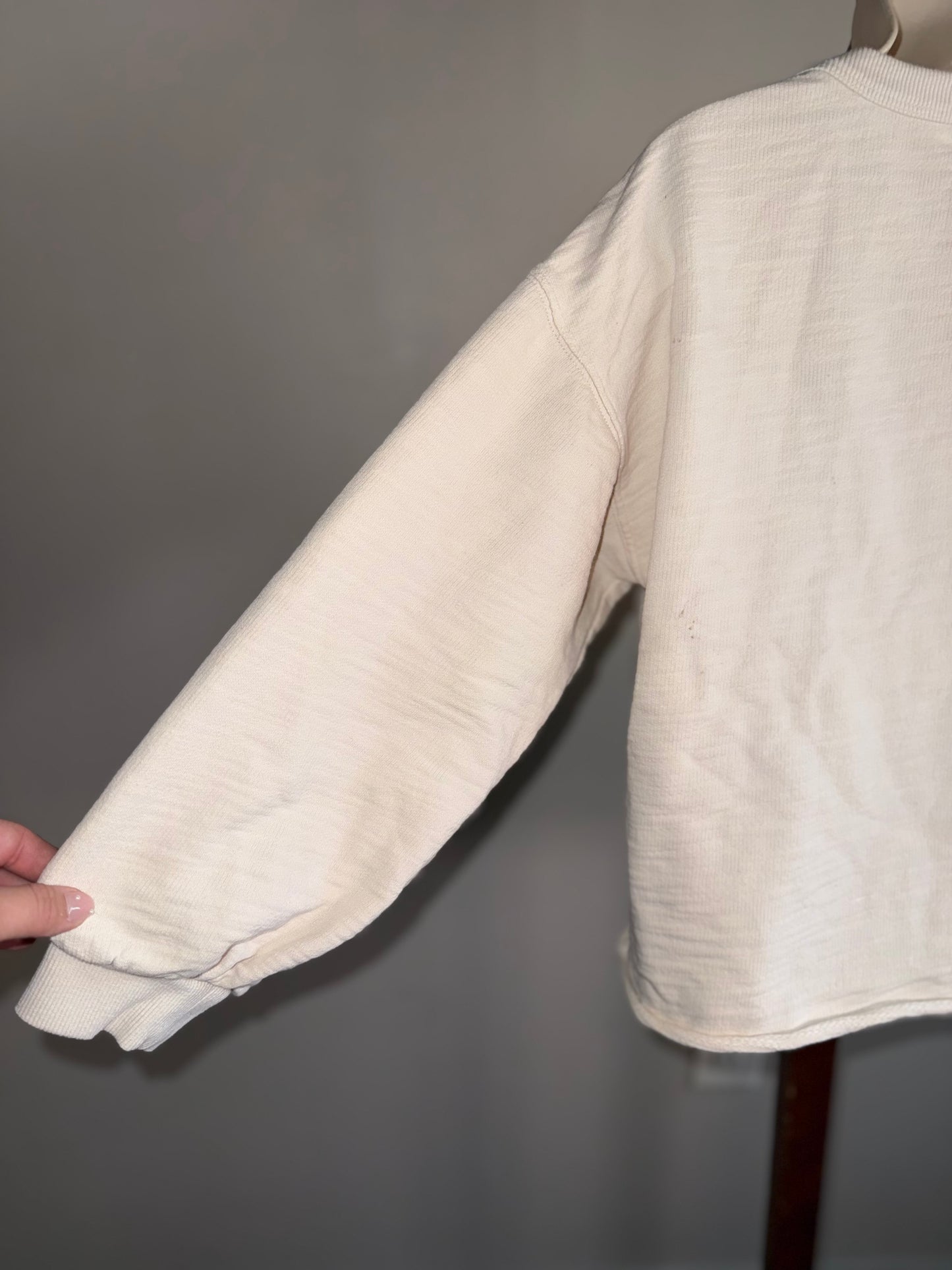 *FREE WITH PURCHASE* Universal Thread (Medium) Cream Crewneck