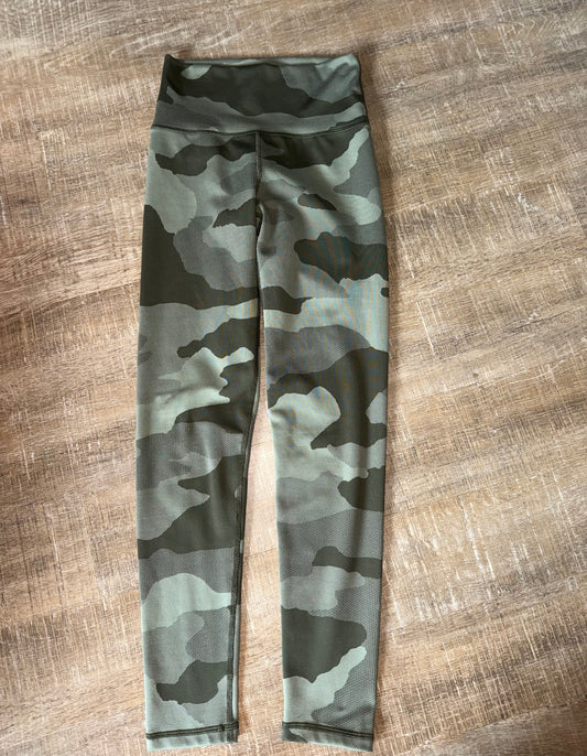 Aerie Offline (Small) Green Camo 7/8 High Rise Knit Leggings