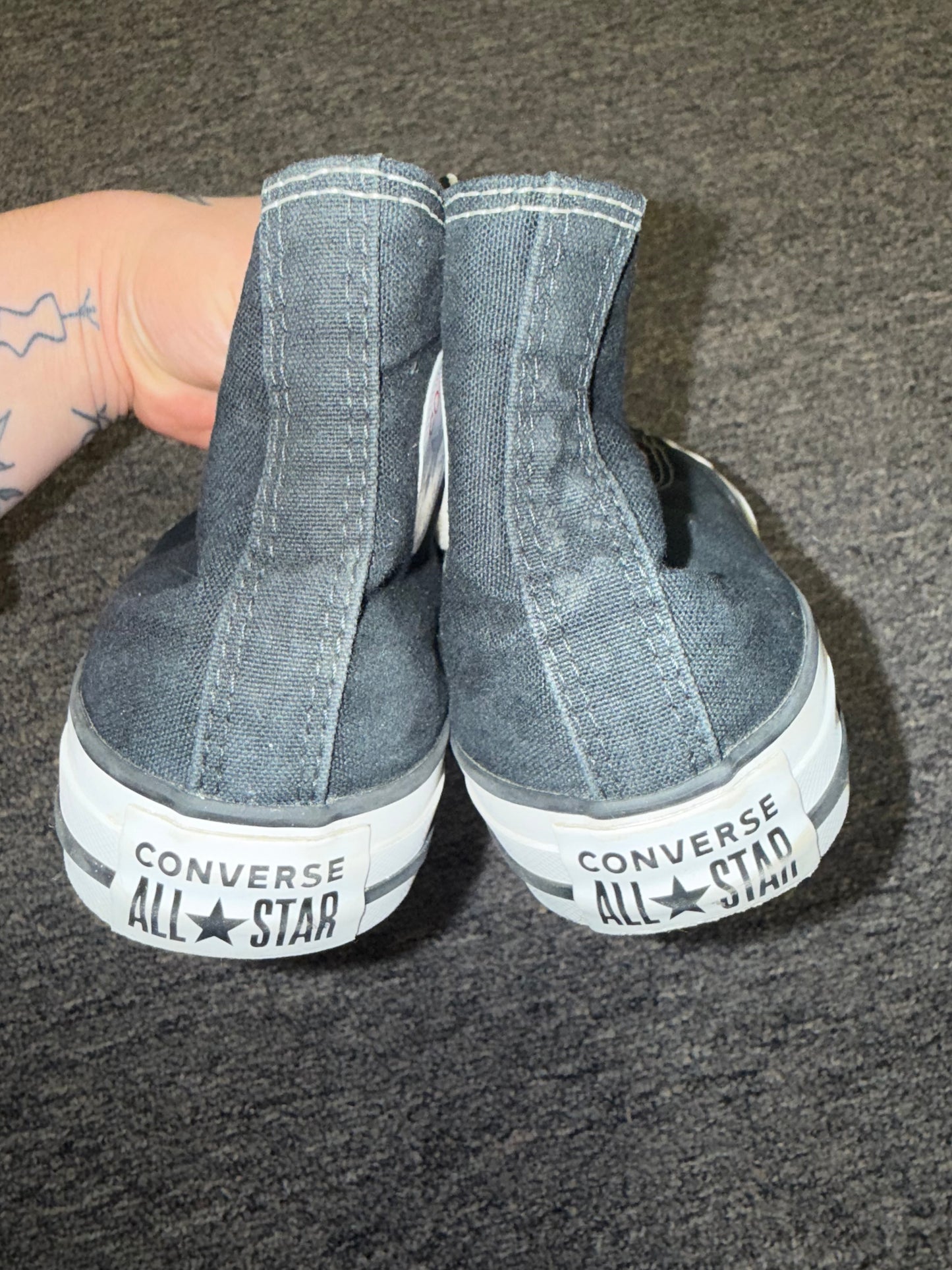 Converse (Womens 5//Mens 3) Black HighTop Laced Up Sneakers