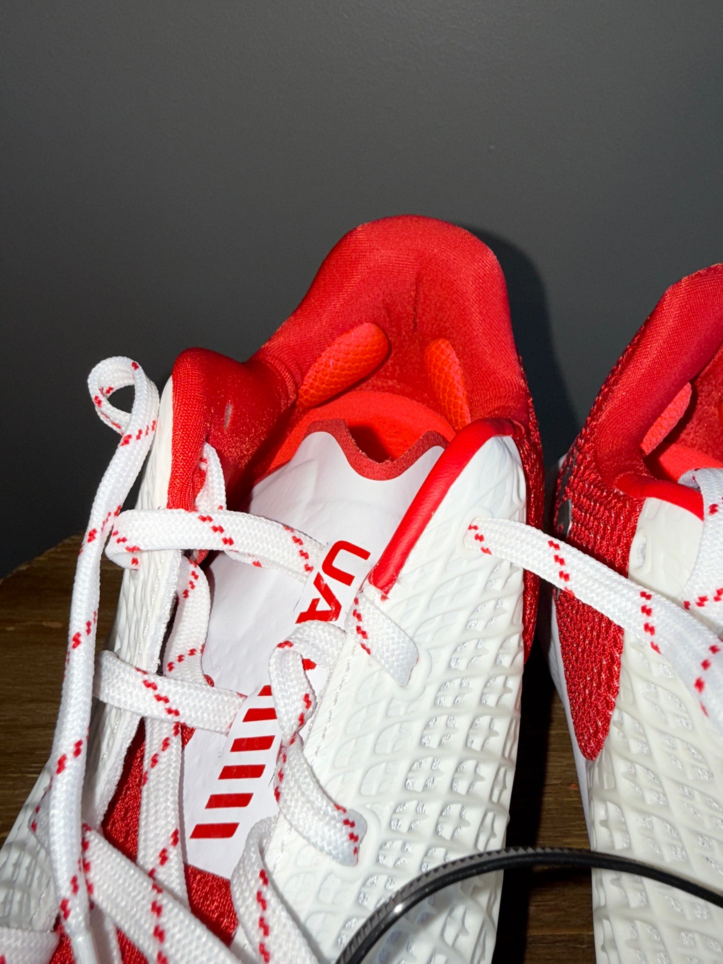 Under Armour (7//7.5//8.5//11) Brand New Red//Gold//Blue Softball Cleats