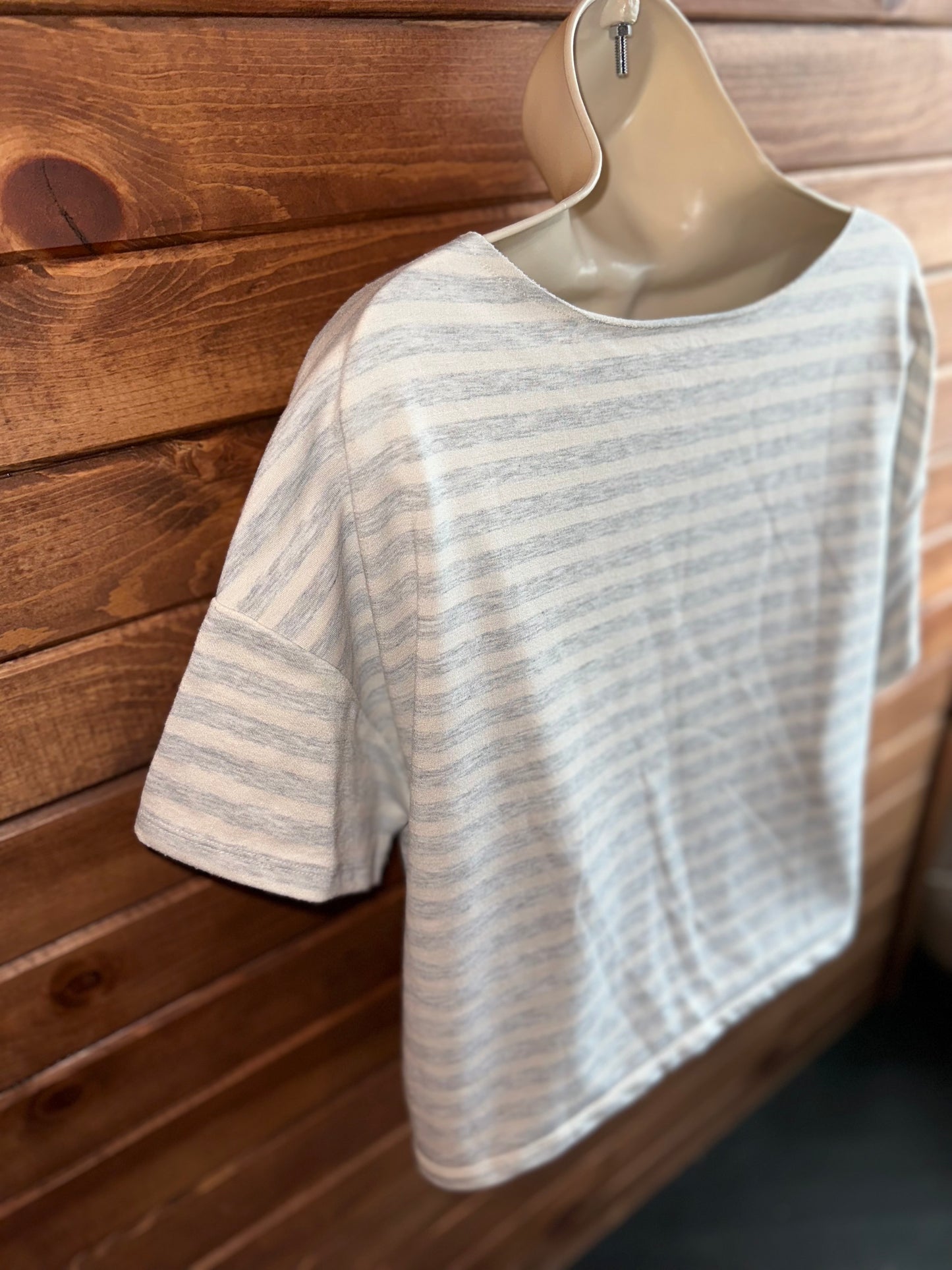 Mae (Large) Grey // White Striped Short Sleeve Crop Top