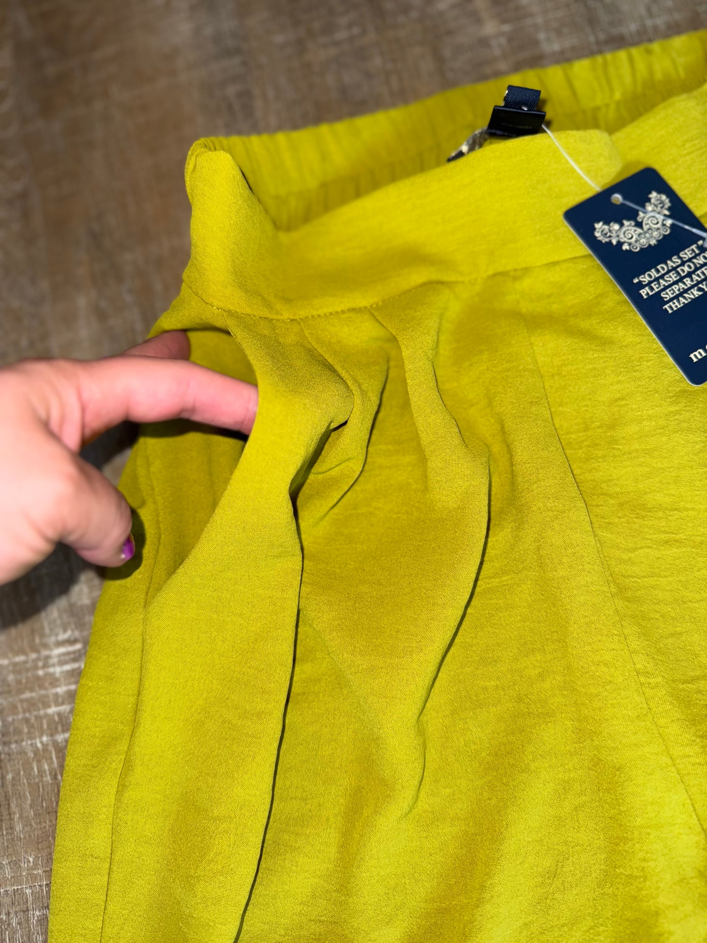 NWT Tullea Monteau (Small) Brand New Green Wide Leg Dress Pants with Stretch
