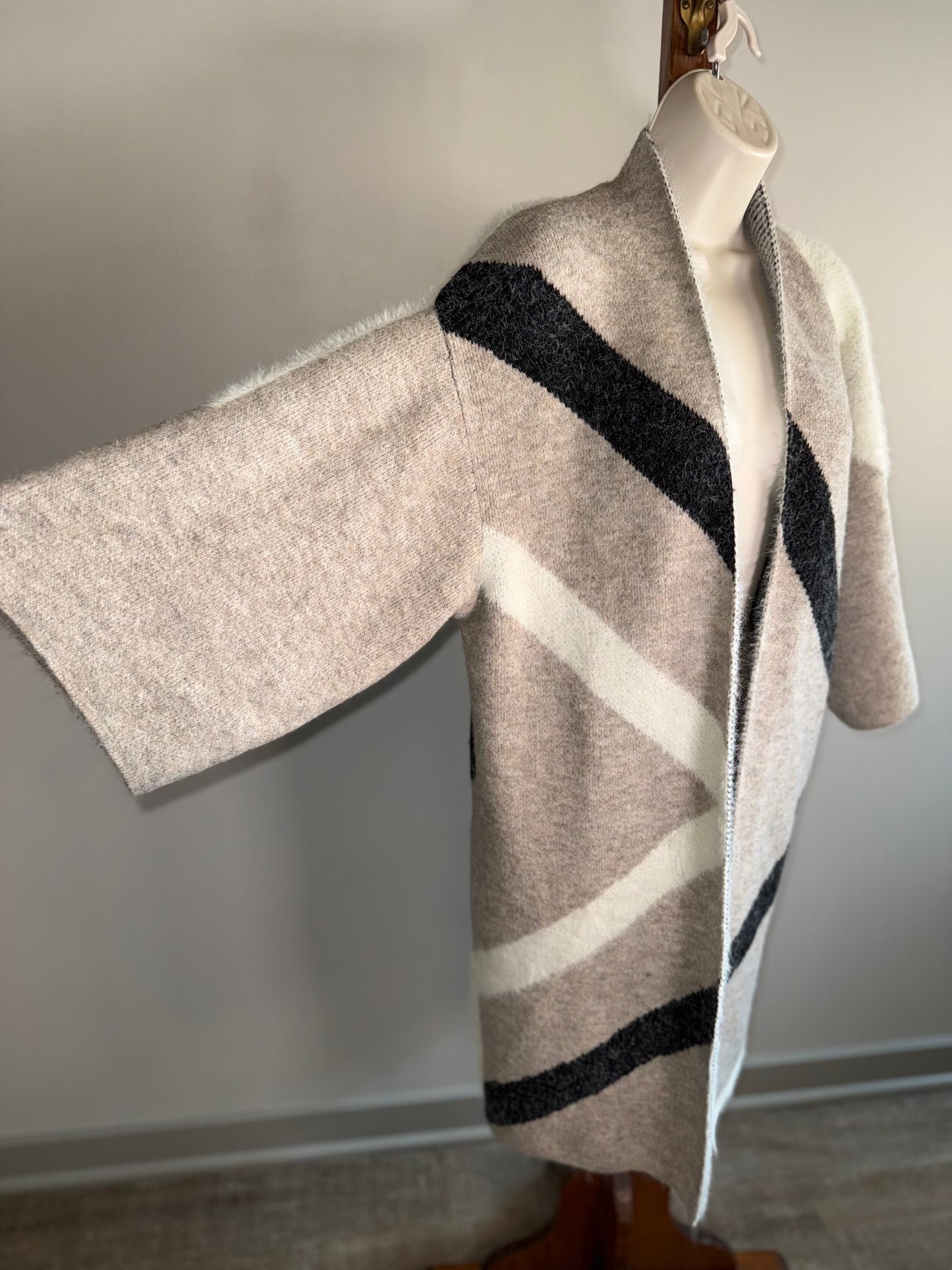 Akemi + Kin Neutral Sweater Cardi Long Blazer