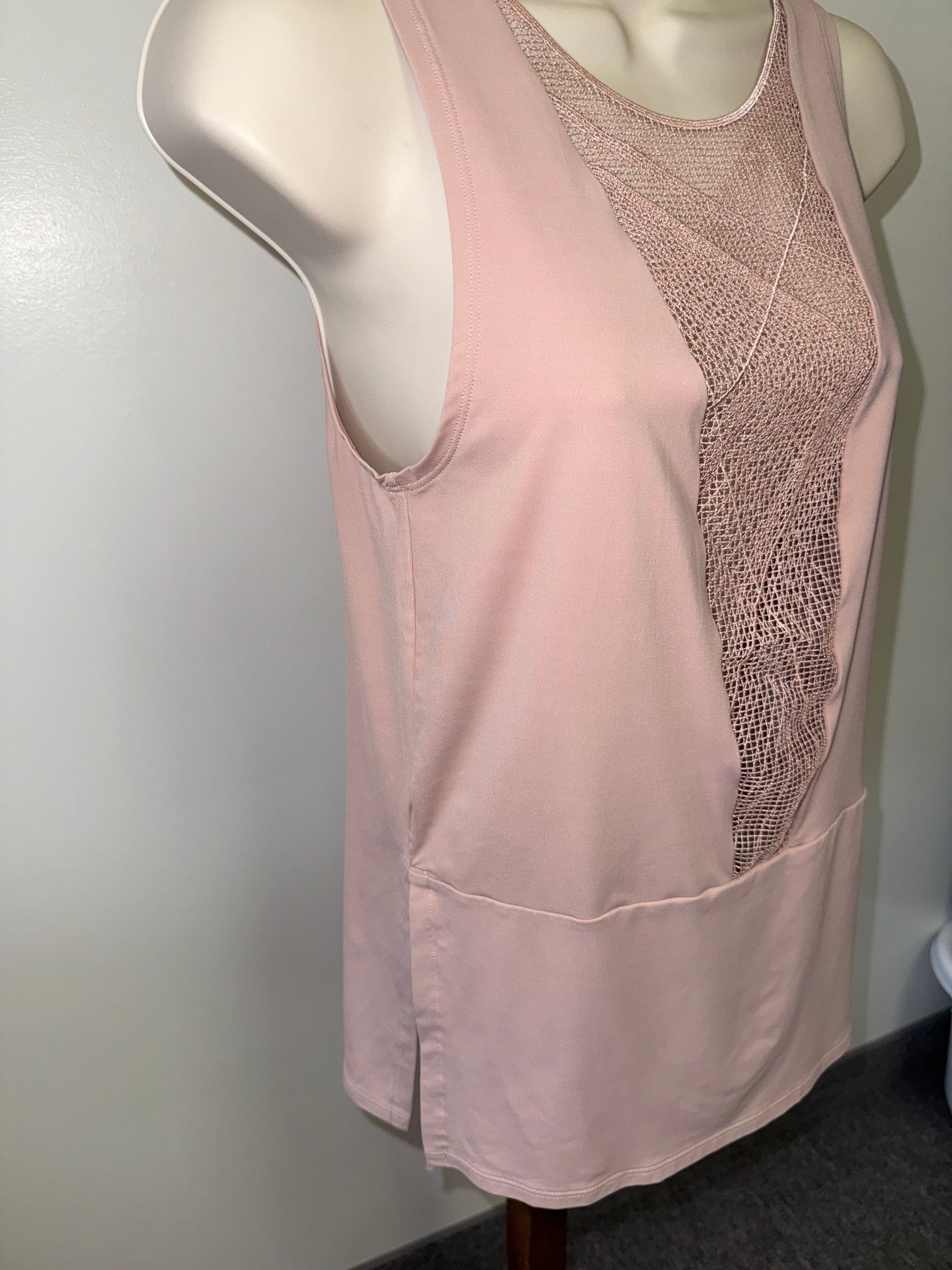 Under Armour (XS) Blush Sporty Tank Top with Mesh V-Neck