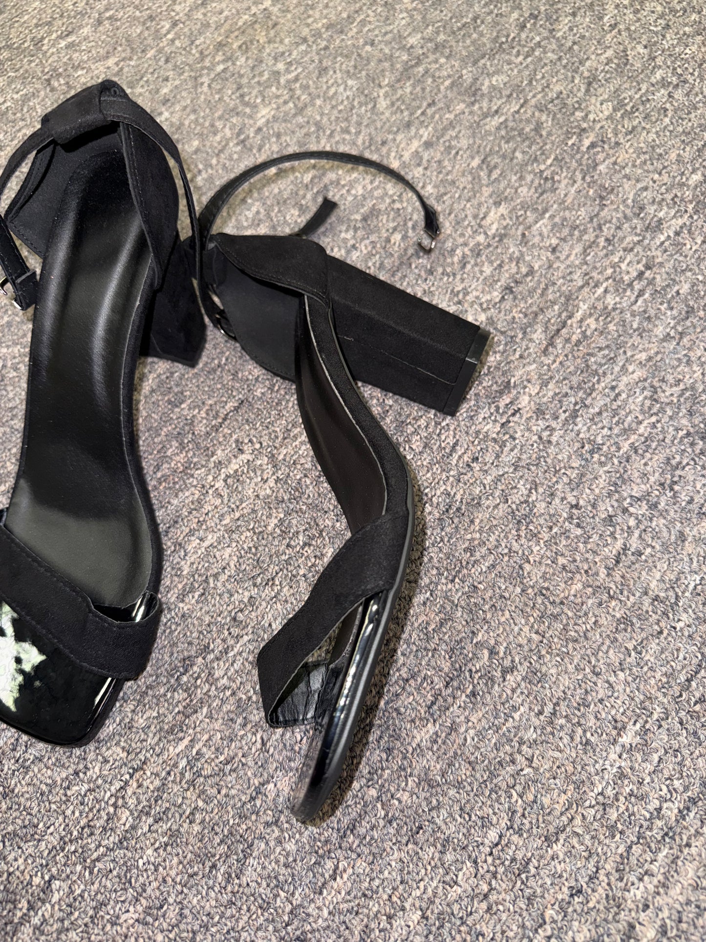 (40) Black Open Toe Block Heels