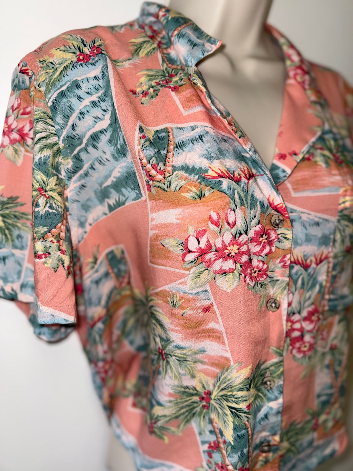 American Eagle (Medium) Pink Beach Floral Pattern Button Up Tied Hem Blouse