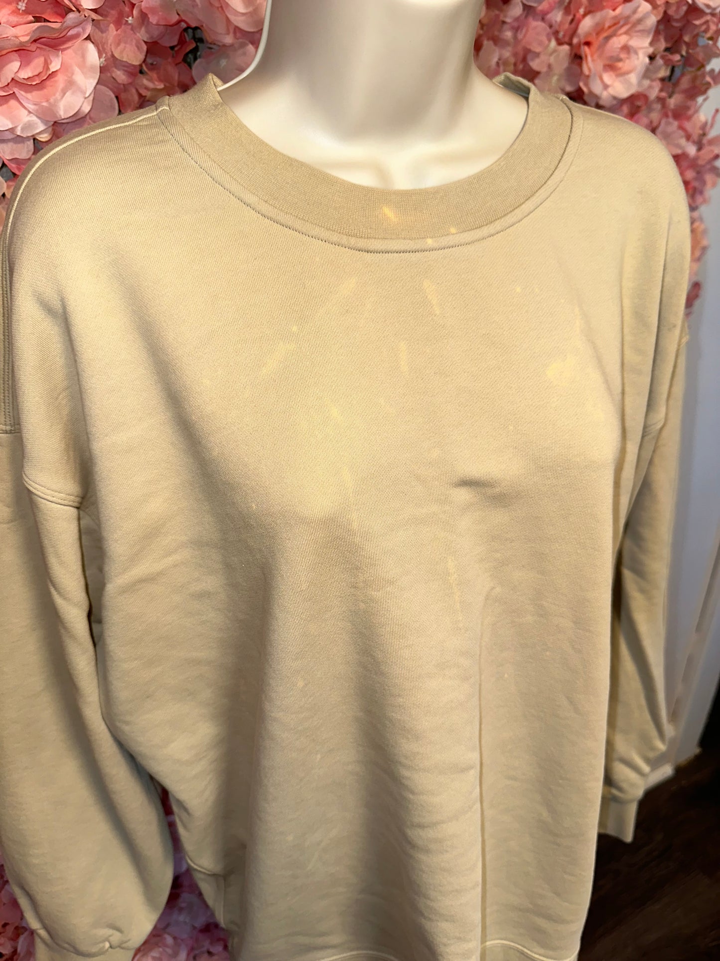 Lululemon (8) Tan Crewneck Sweatshirt