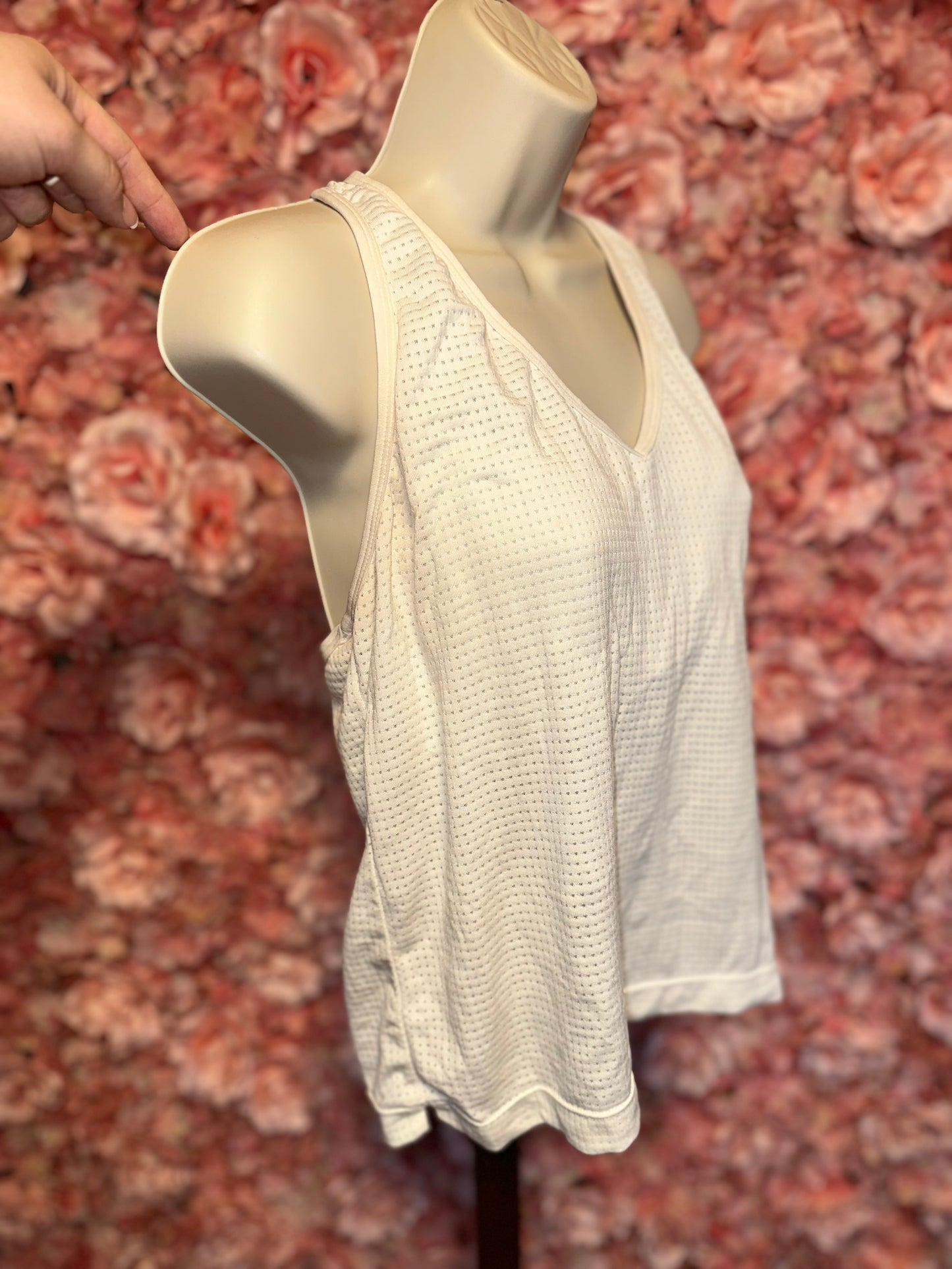 Nike (XL) Neutral Mesh V-Neck Tank Top with Built in Sports Bra