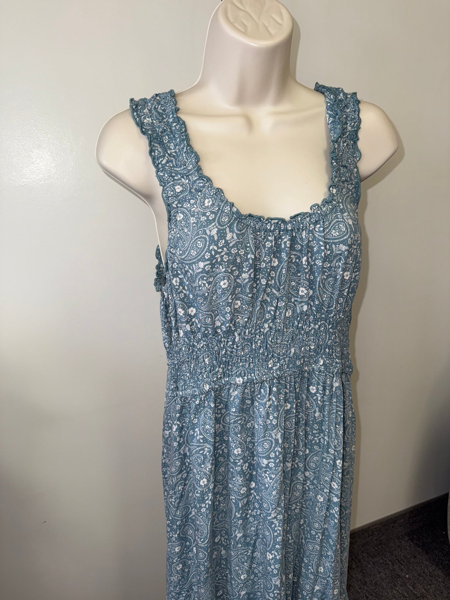 Patrons of Peace (Large) Blue and White Floral Pattern Sleeveless Maxi Dress