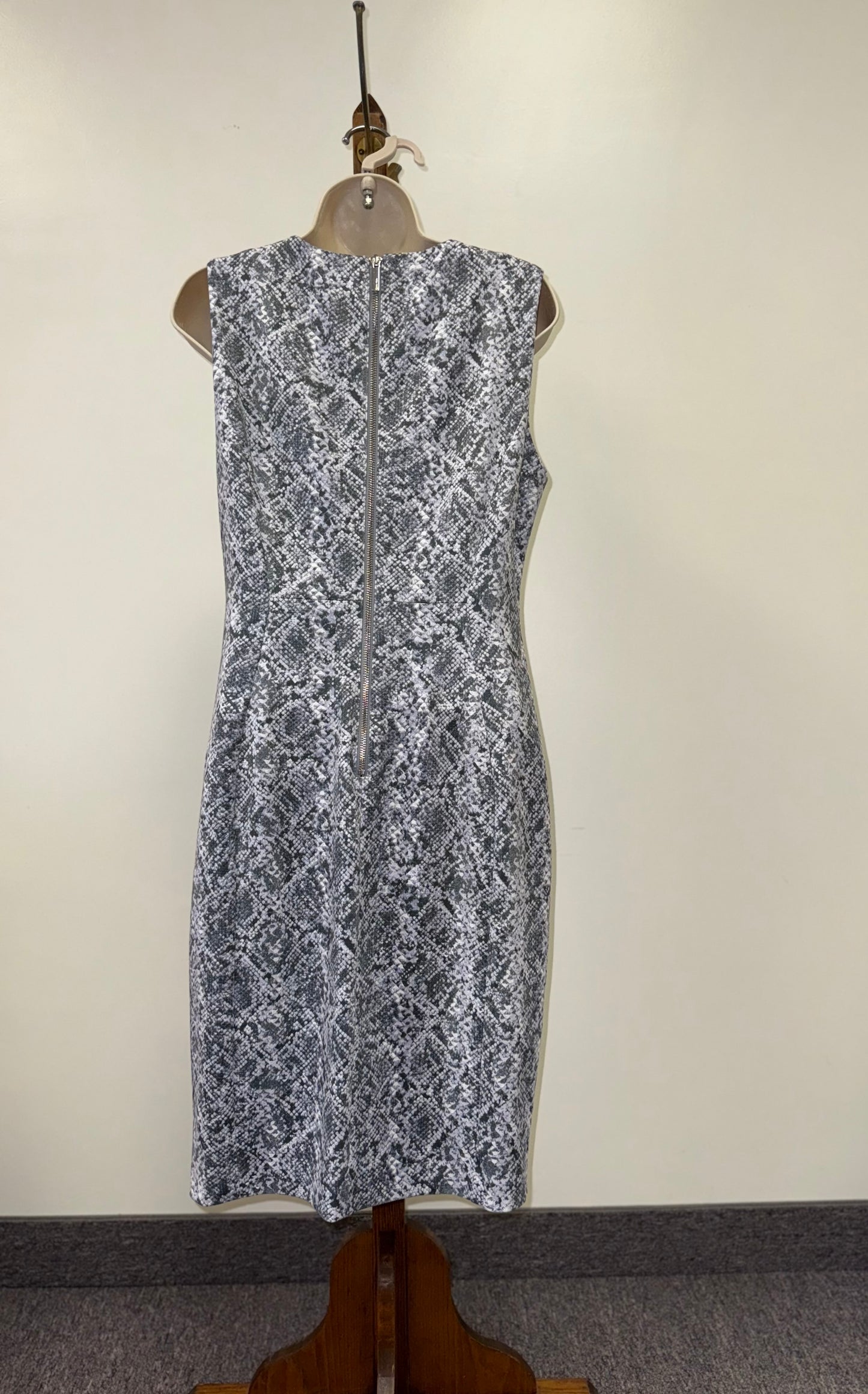 Calvin Klein (10) Snake Pattern Formal Dress