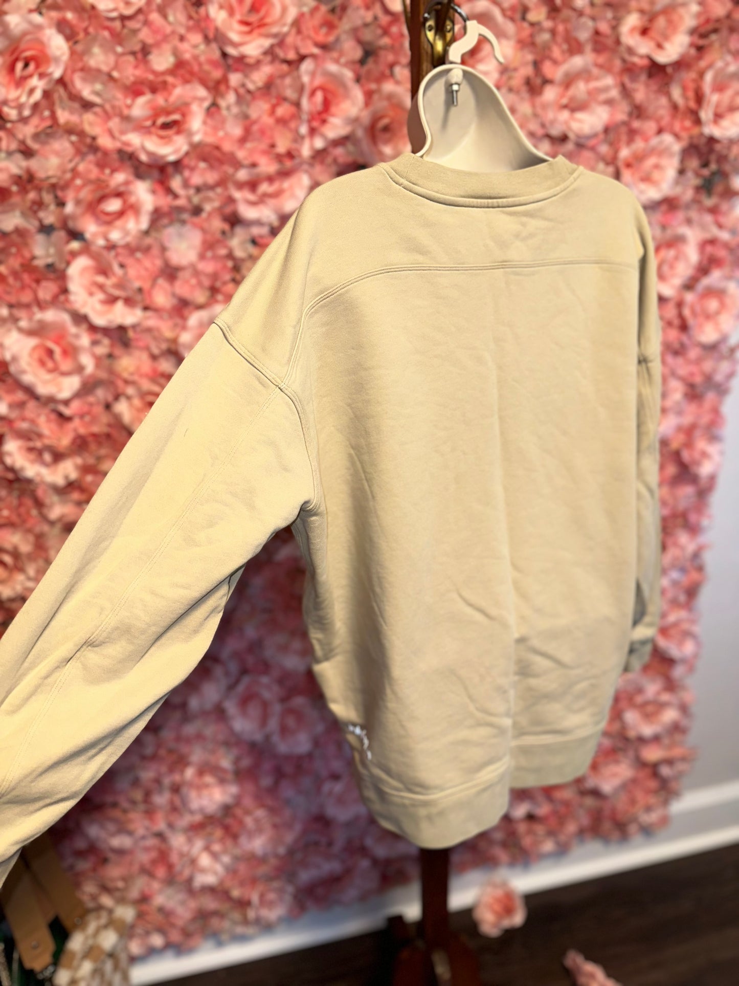 Lululemon (8) Tan Crewneck Sweatshirt