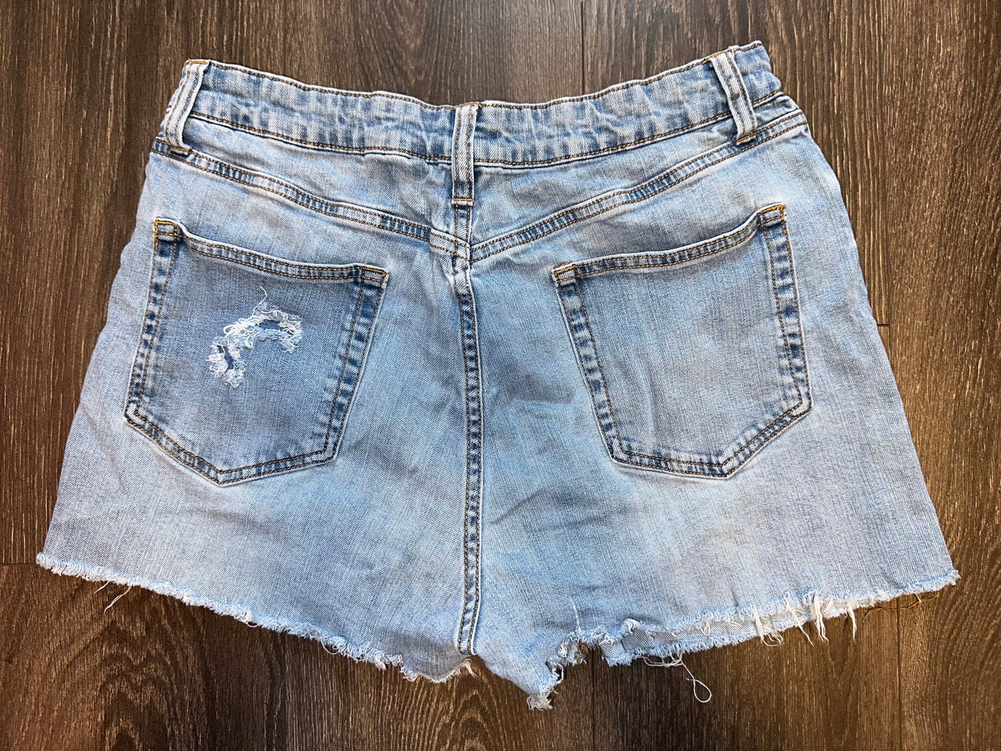 Wild Fable (10) High Rise Mom Jean Distressed Light Wash Denim Shorts