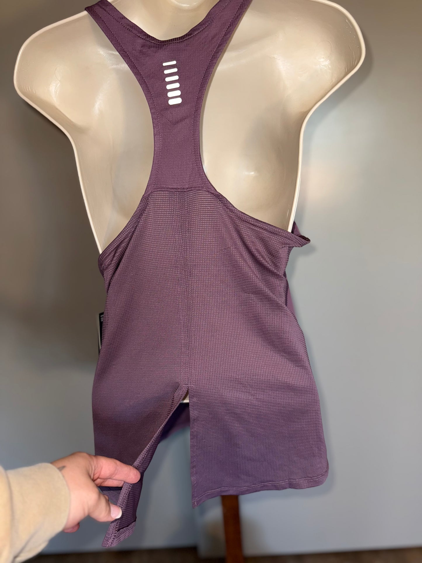 NWT Under Armour (Medium) Brand New Purple Fitted Tank Top