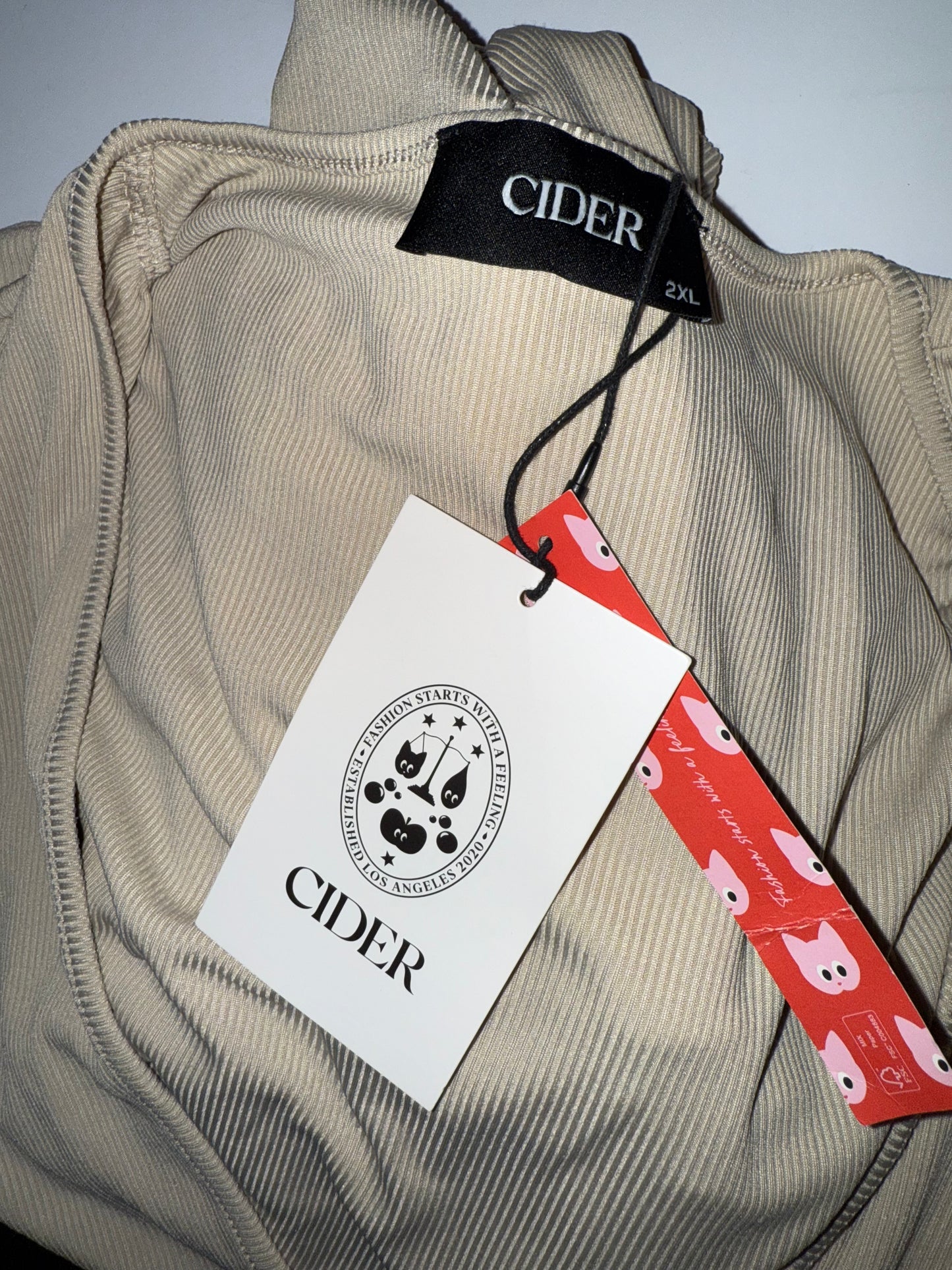 NWT Cider (2X) Brand New Cream Ribbed Romper with Pockets