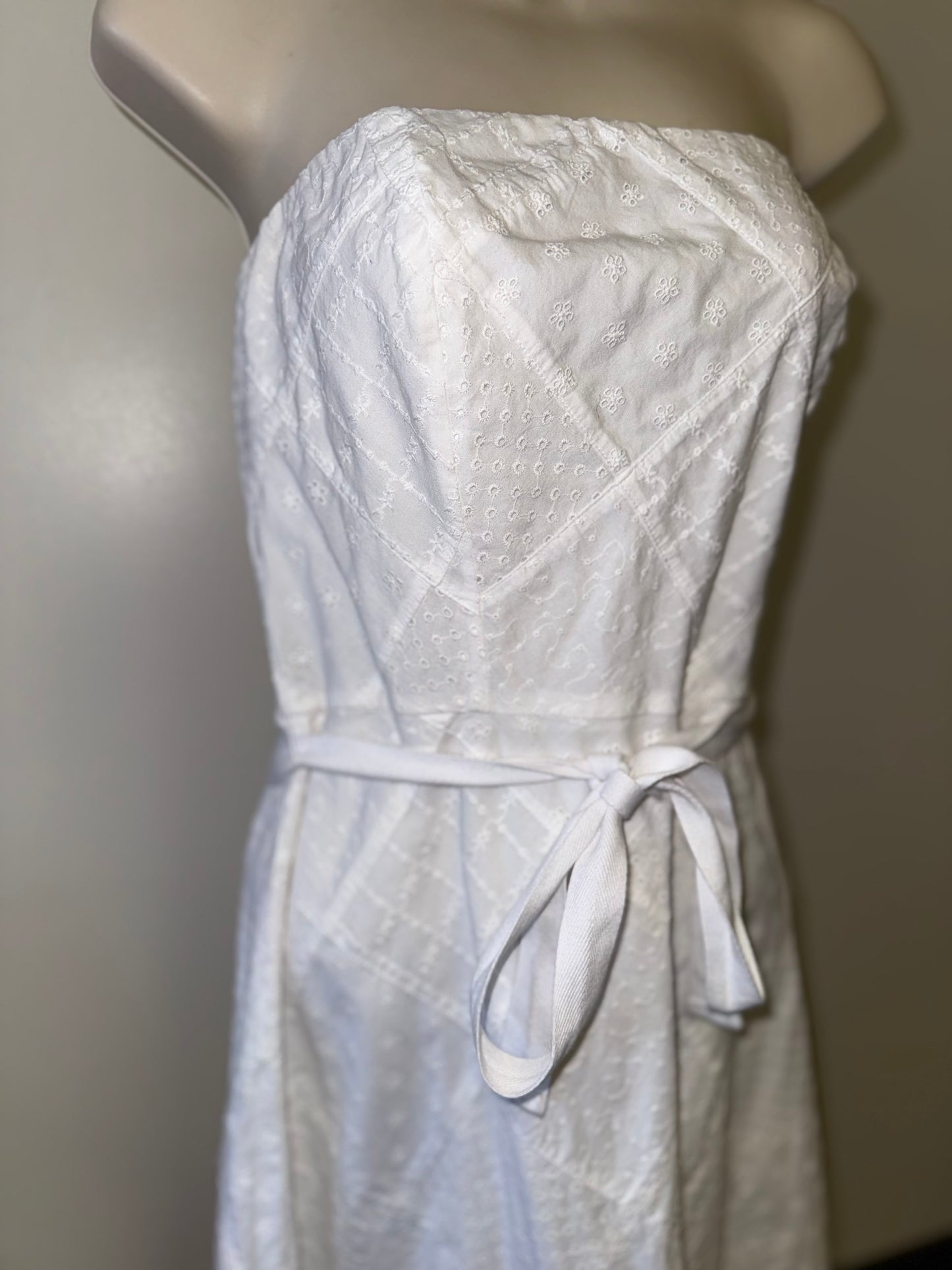 American Eagle (12) White Pointelle Detail Pattern Strapless Dress